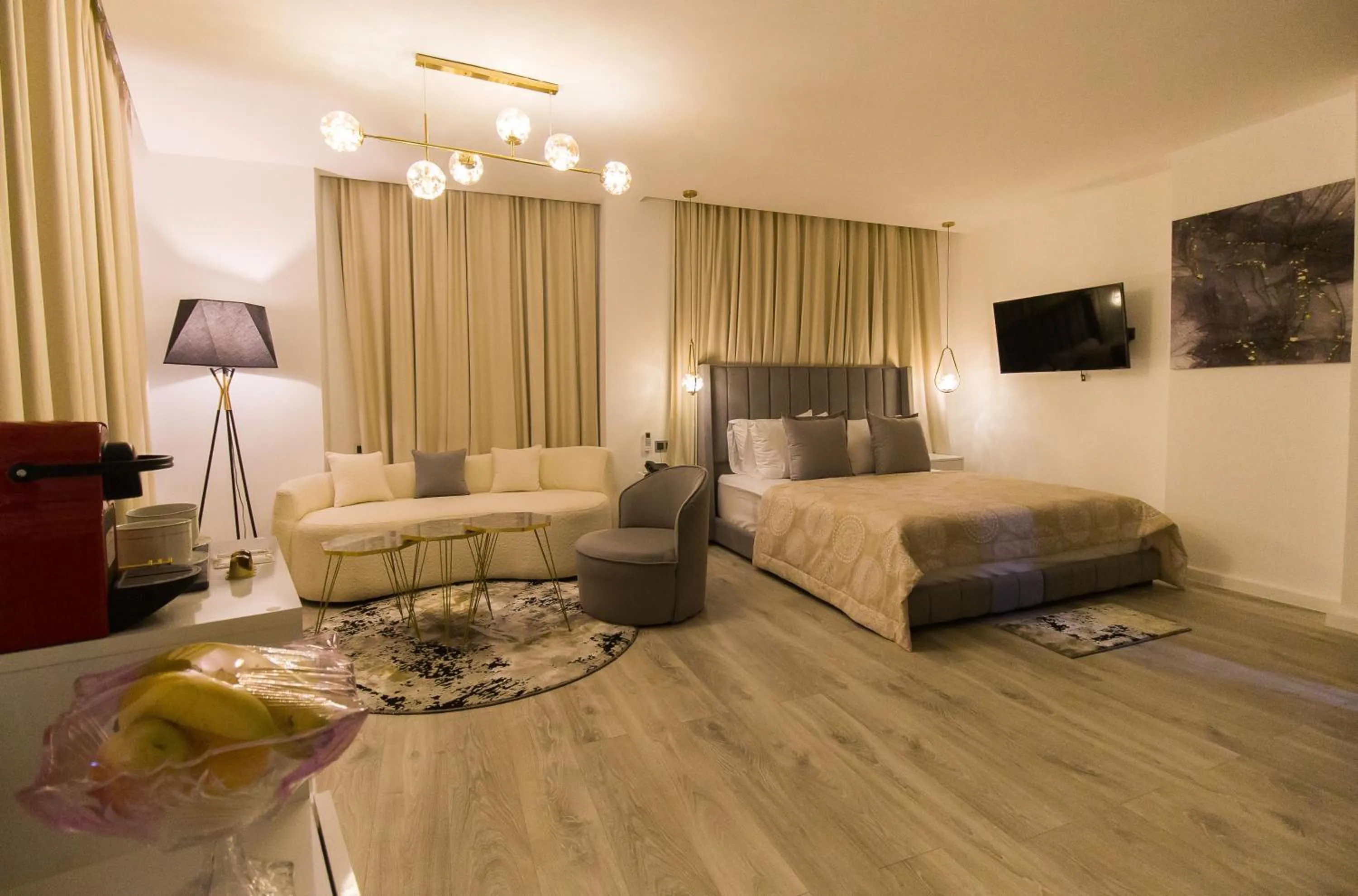 Photo of the whole room, Bed in Mamora Bay