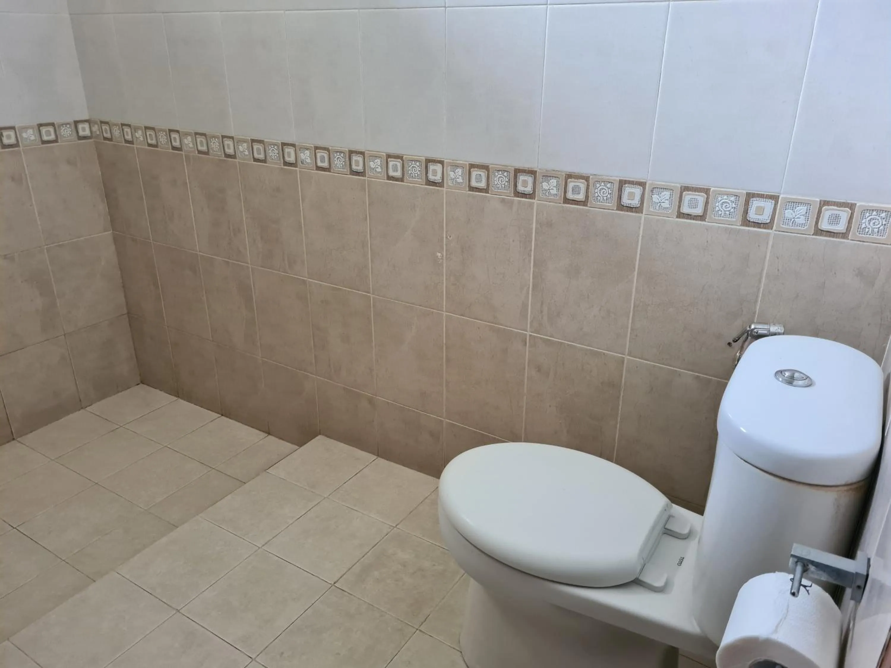Toilet in Ndalem Suryo Saptono Guest House