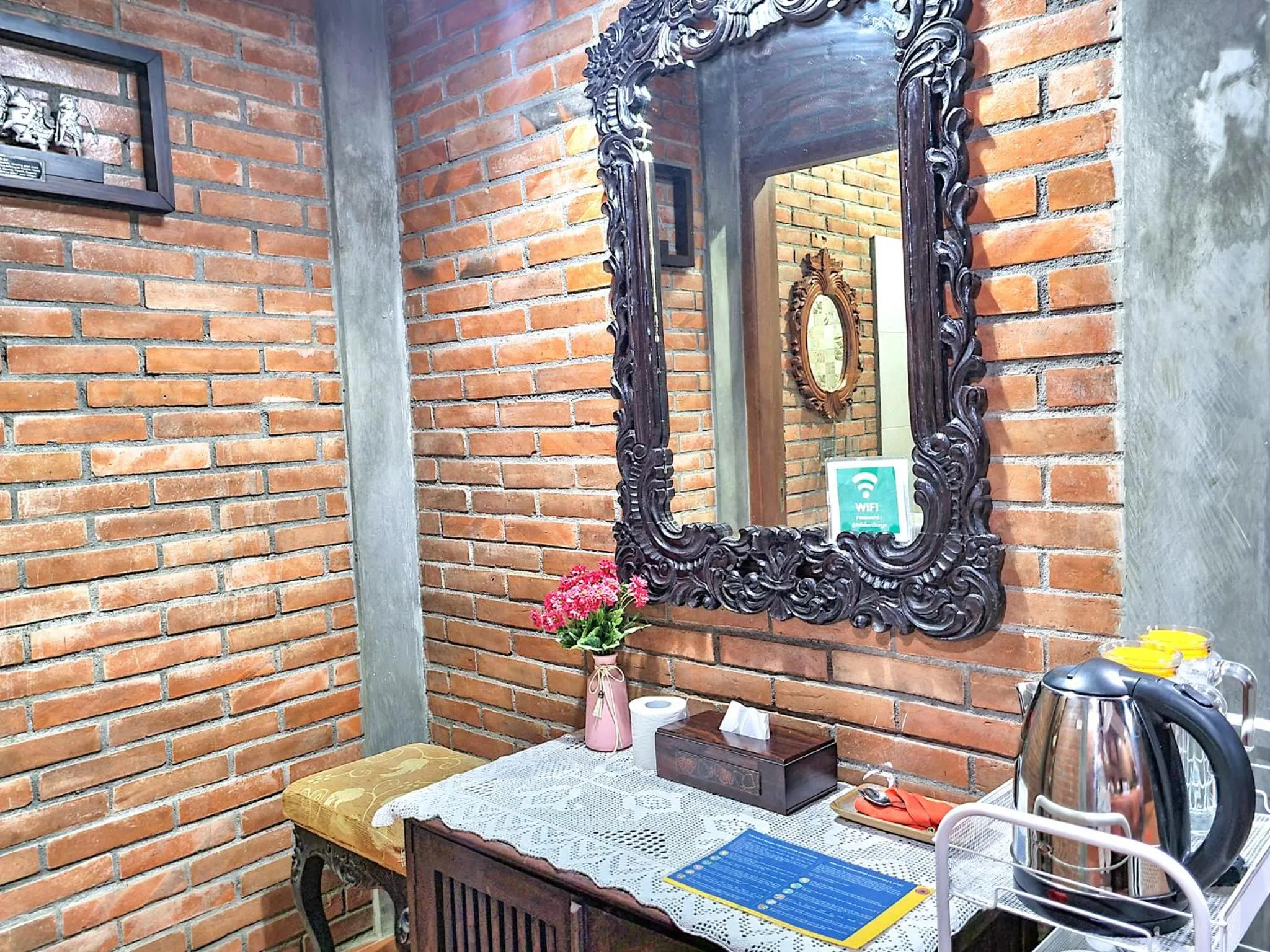 Property building in Ndalem Suryo Saptono Guest House