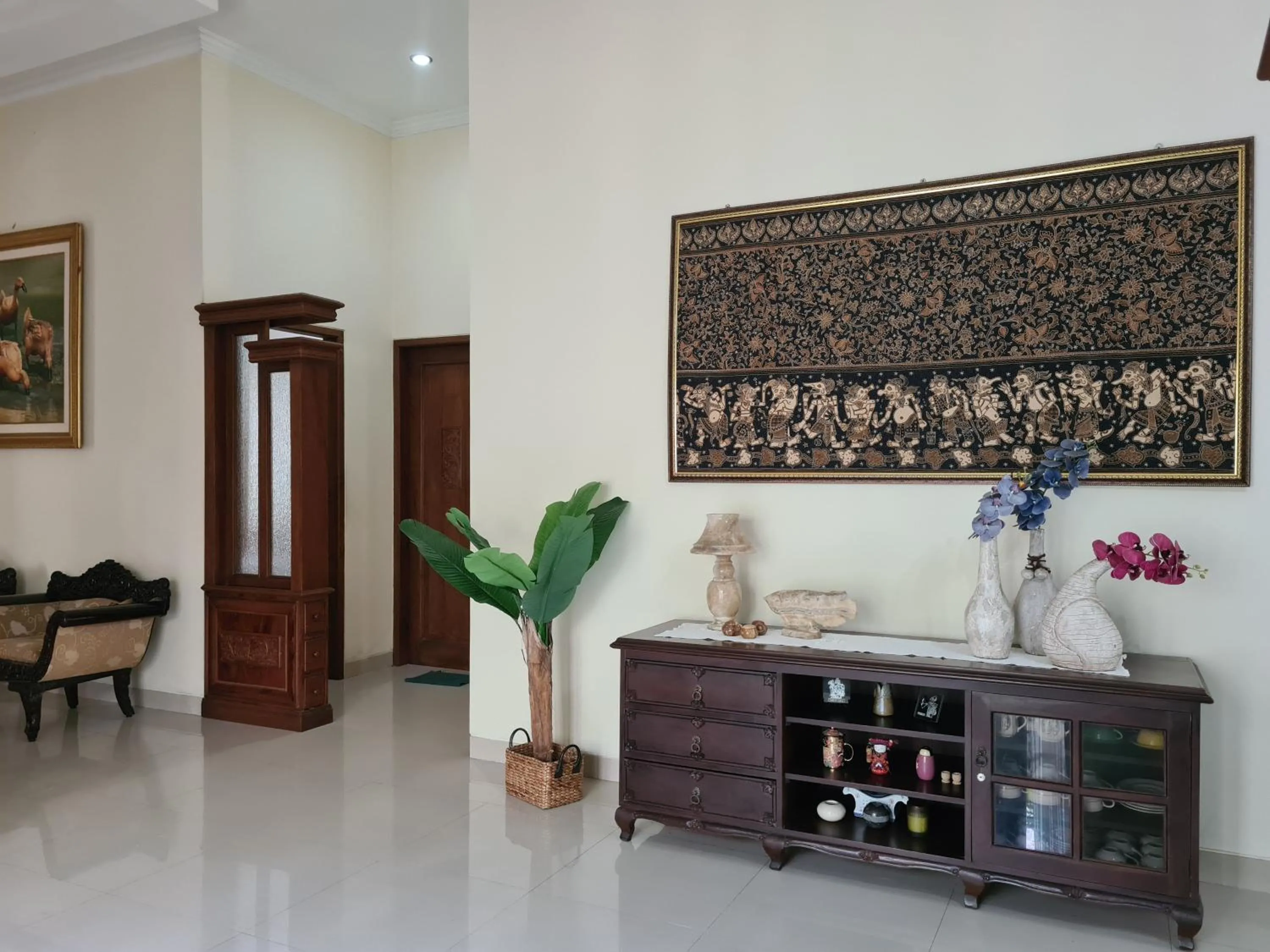 Property building in Ndalem Suryo Saptono Guest House
