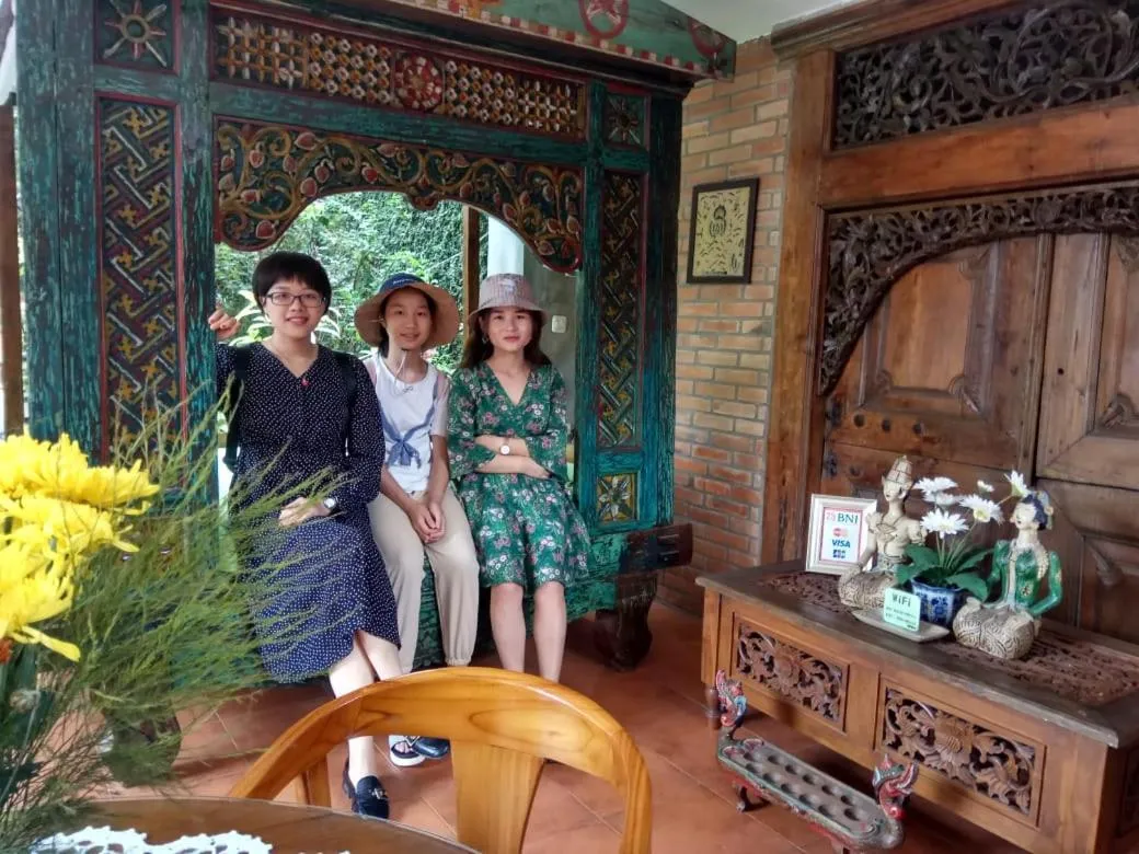 People in Ndalem Suryo Saptono Guest House