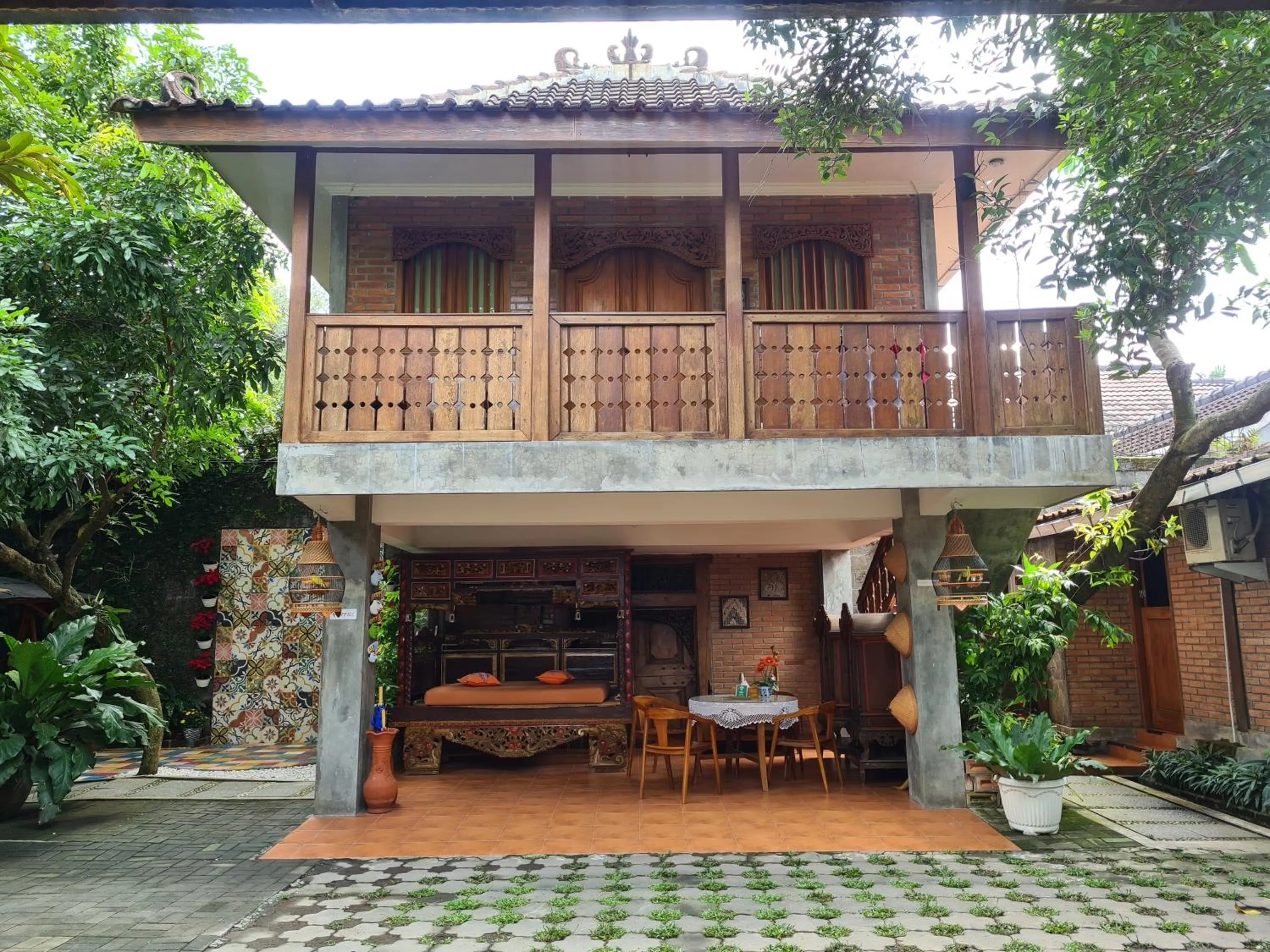 Property building in Ndalem Suryo Saptono Guest House