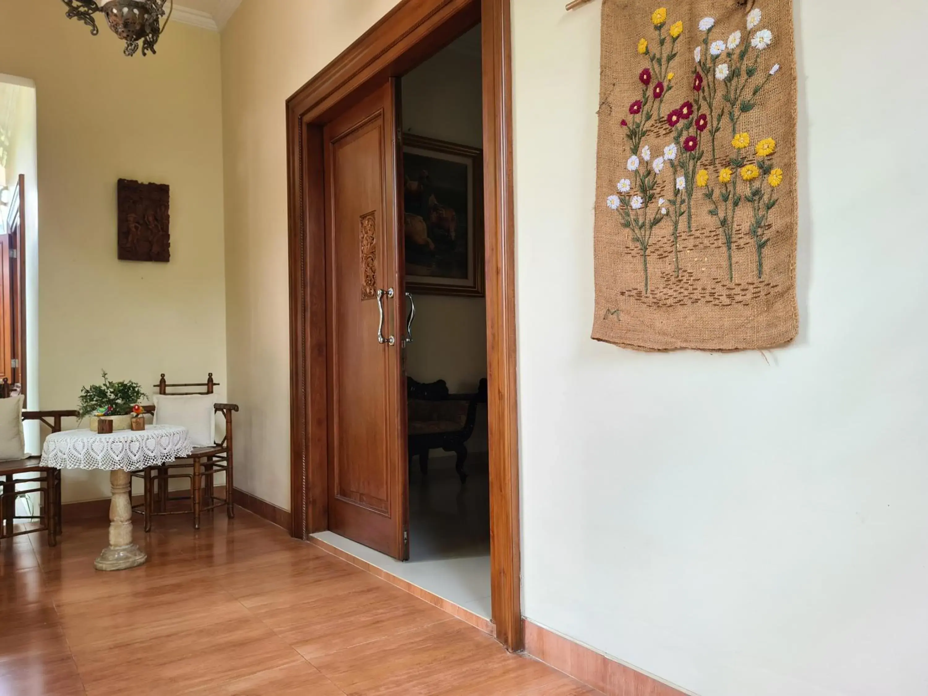 Family Double Room in Ndalem Suryo Saptono Guest House Family Double Room in Ndalem Suryo Saptono Guest House