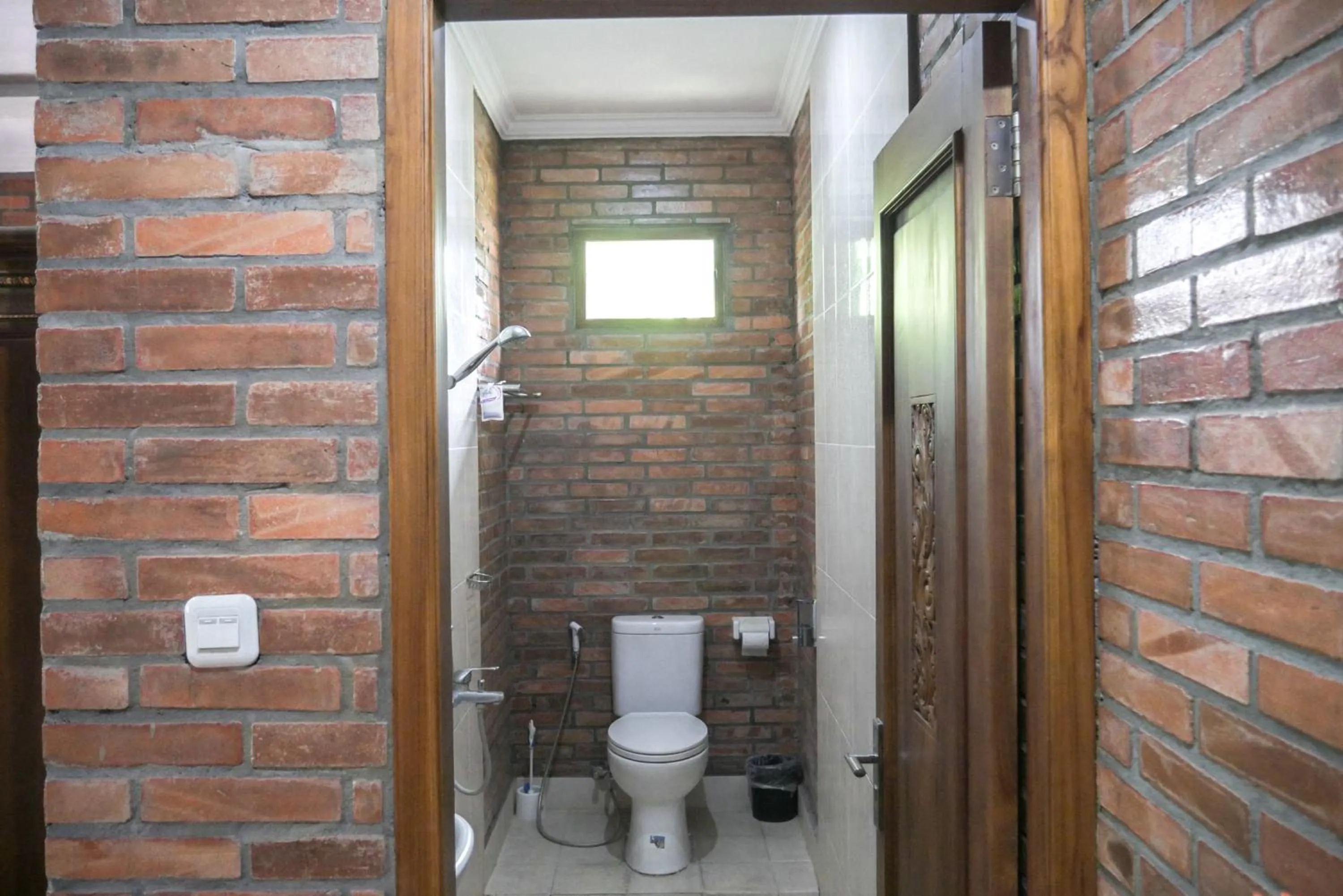 Bathroom in Ndalem Suryo Saptono Guest House