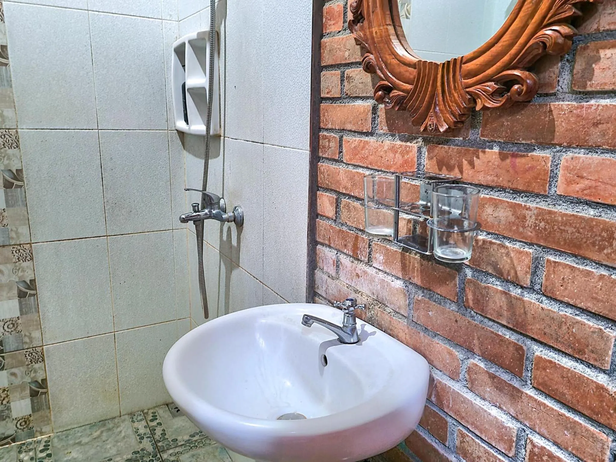 Bathroom in Ndalem Suryo Saptono Guest House