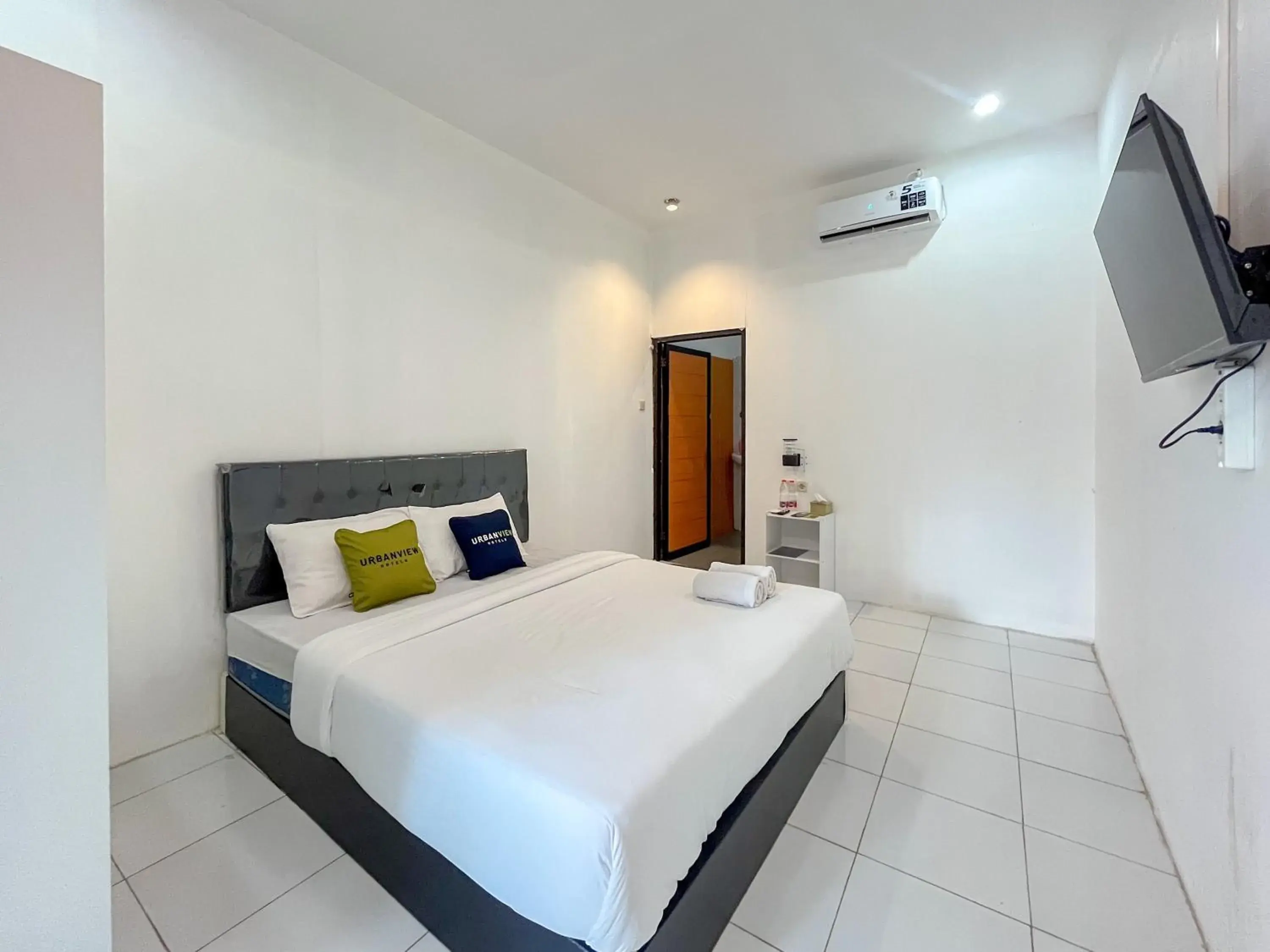 Urbanview Trunojoyo Homestay Banyuwangi by RedDoorz Urbanview Trunojoyo Homestay Banyuwangi by RedDoorz