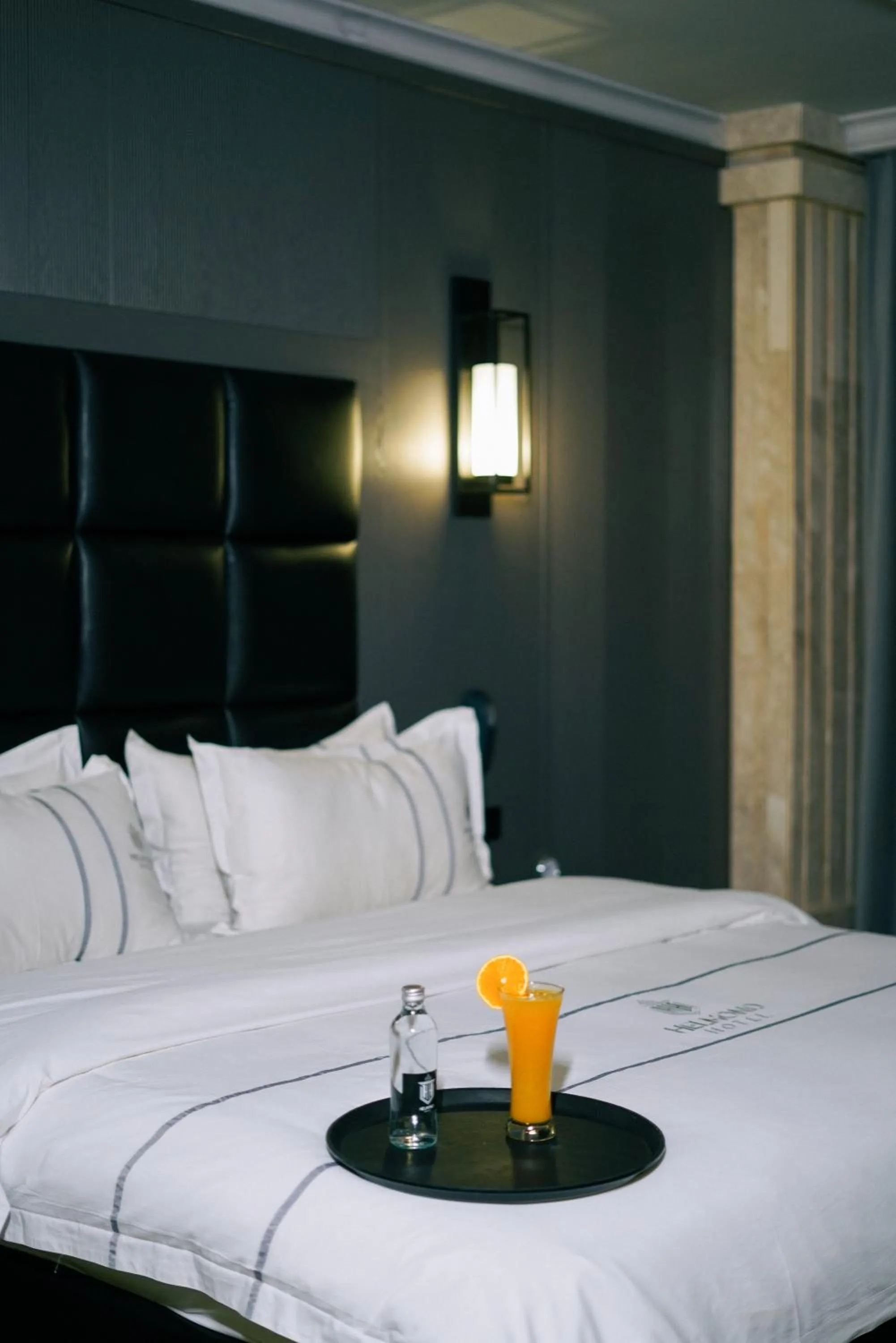 Property building, Bed in Helmond Hotel