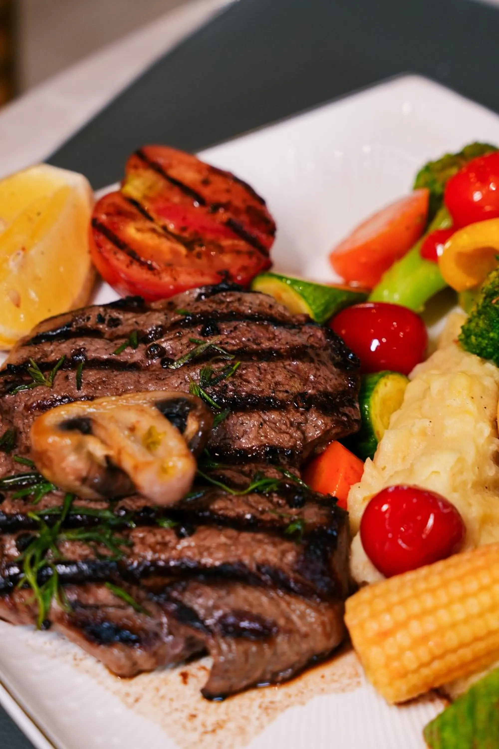 Restaurant/places to eat in Helmond Hotel