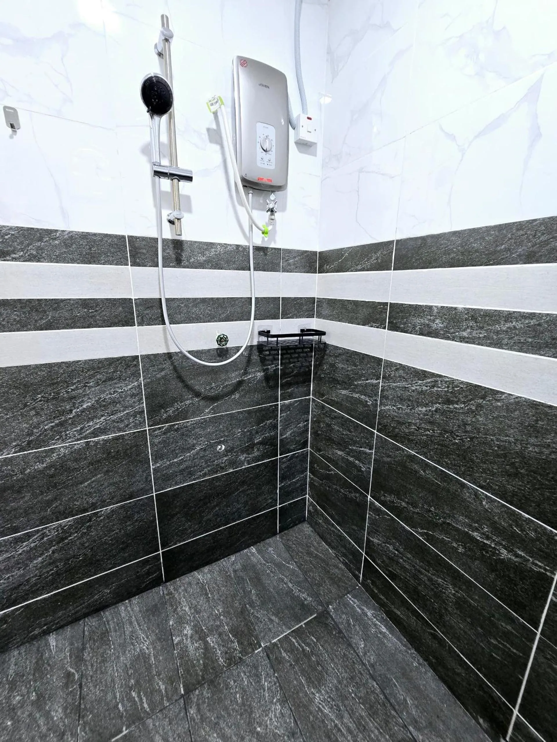 Shower in Grand Luxury Hotel Semporna