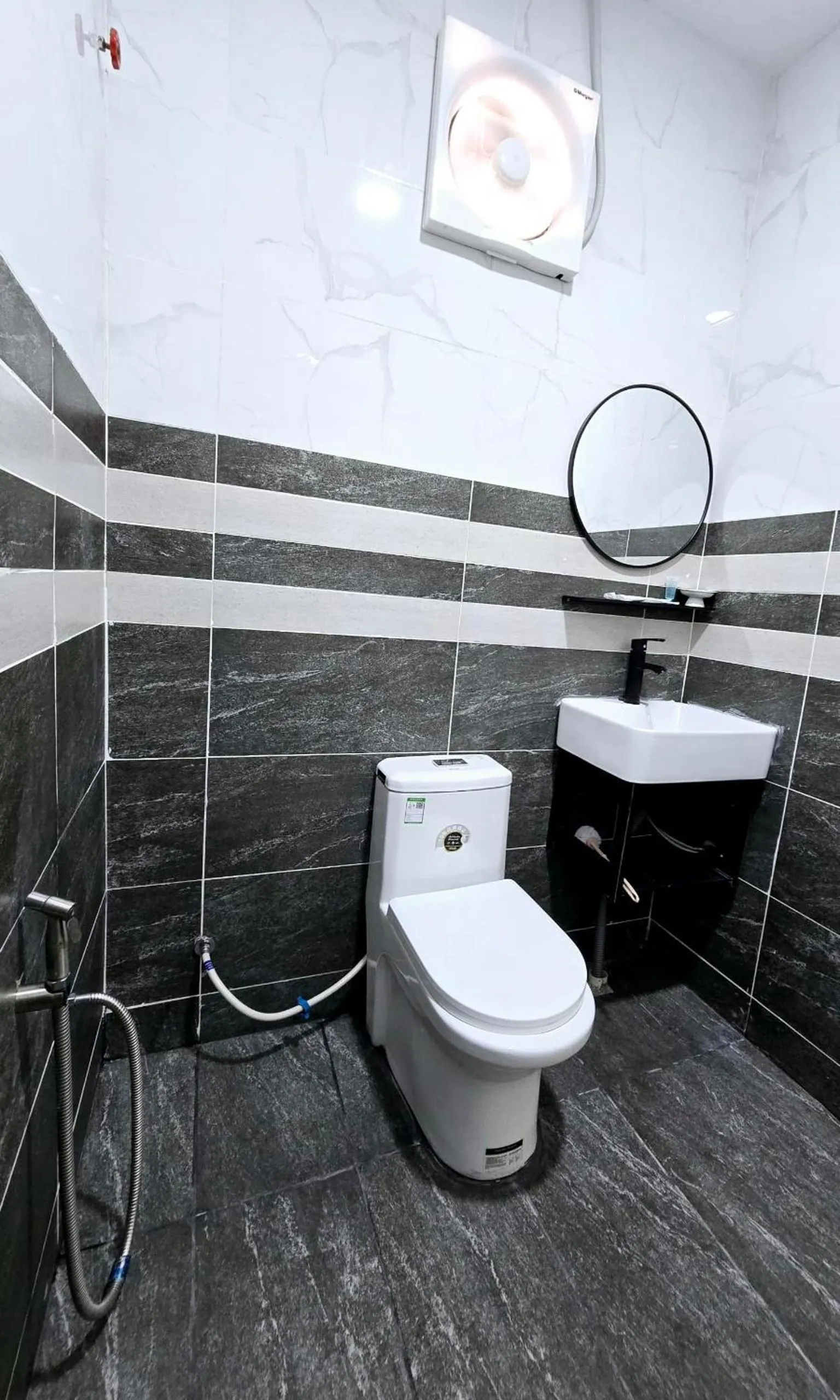 Toilet in Grand Luxury Hotel Semporna