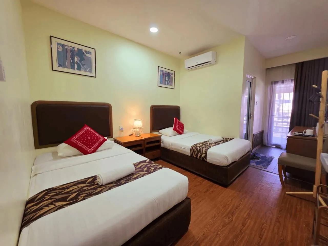 Bedroom, Bed in Grand Luxury Hotel Semporna