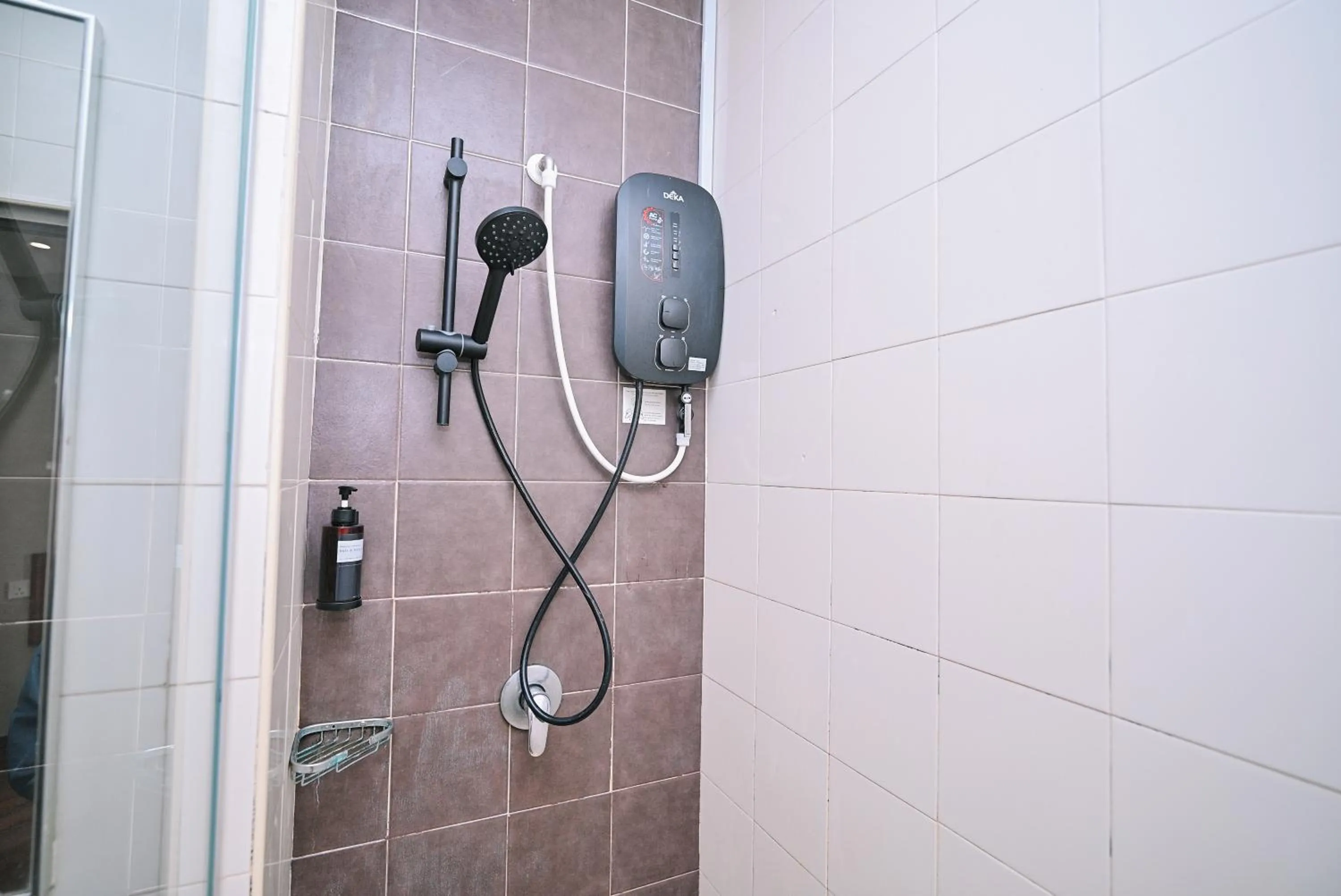 Shower in Kingston Hotel 11 - PWTC, KL
