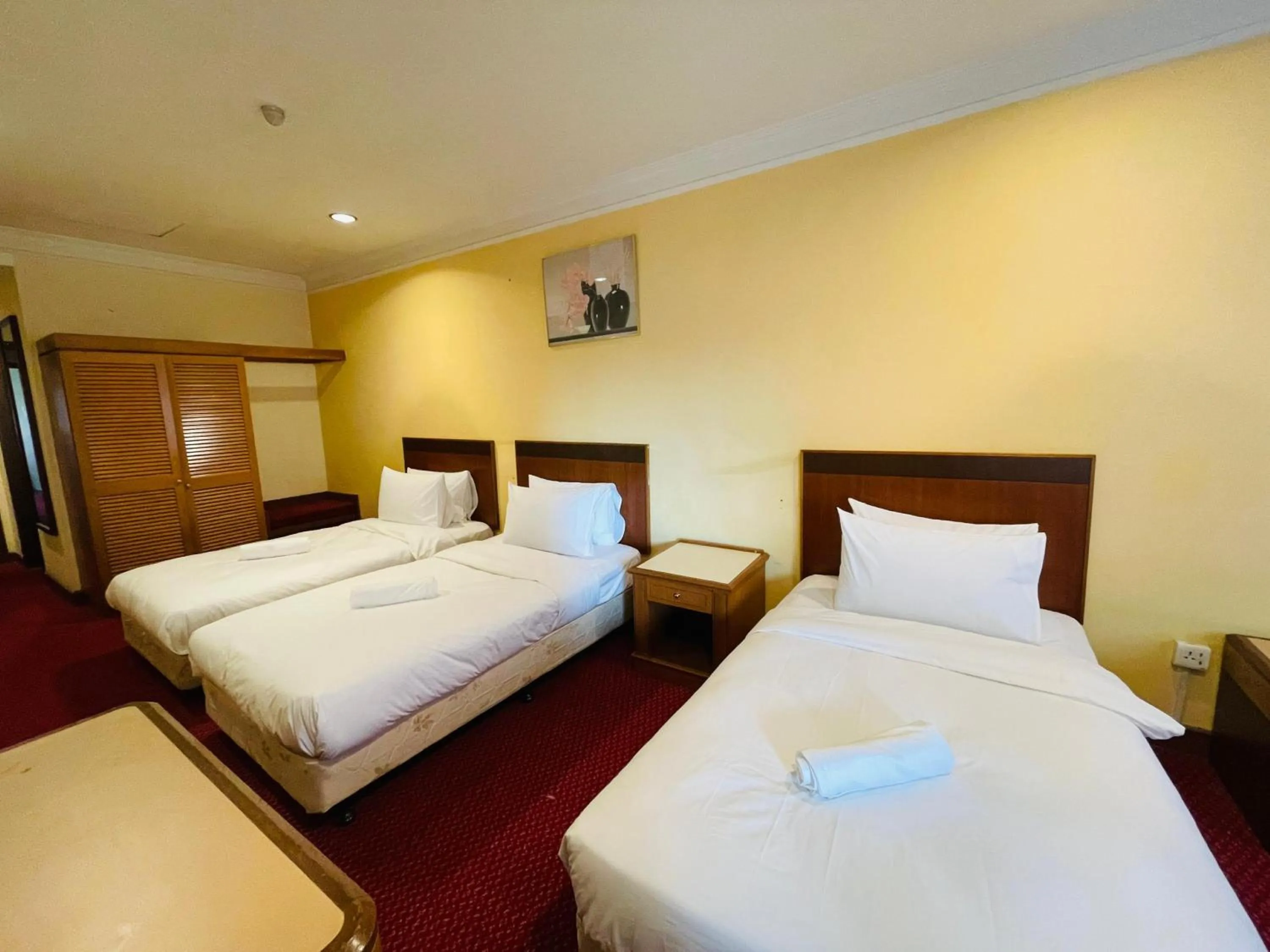 Photo of the whole room, Bed in Kingston Hotel 11 - PWTC, KL