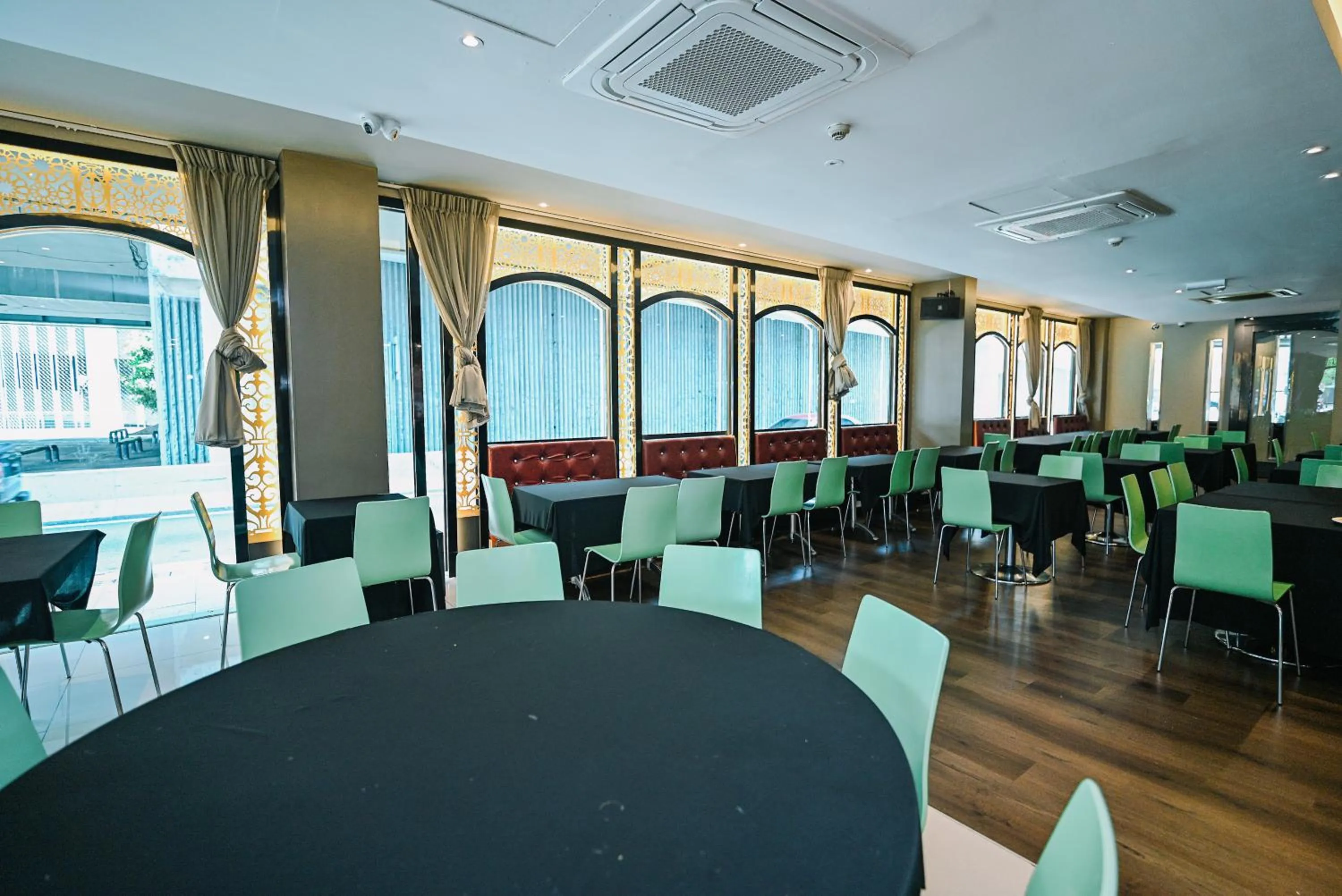 Dining area in Kingston Hotel 11 - PWTC, KL