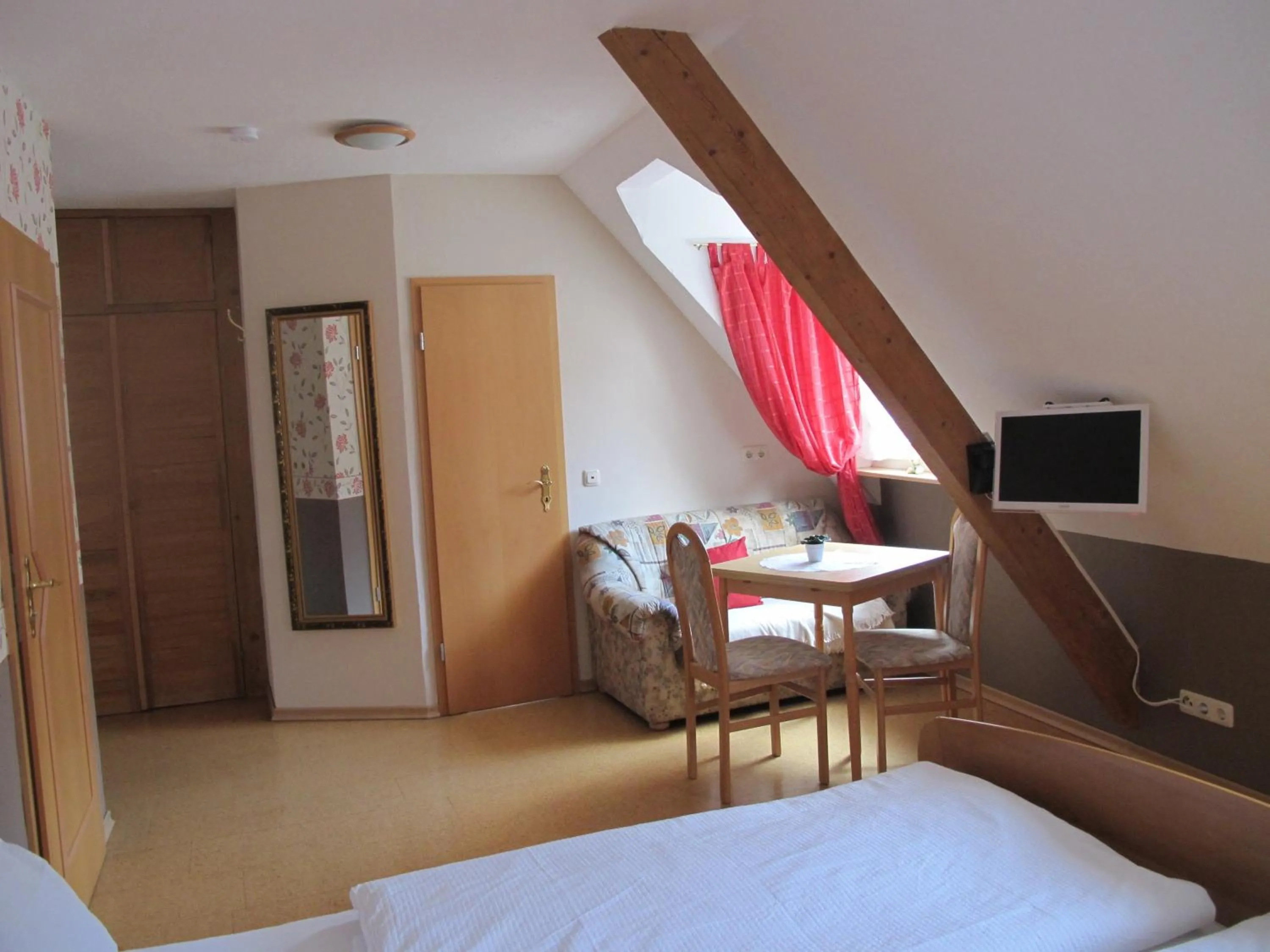 Photo of the whole room, Bed in Weinhof Michael Morbach