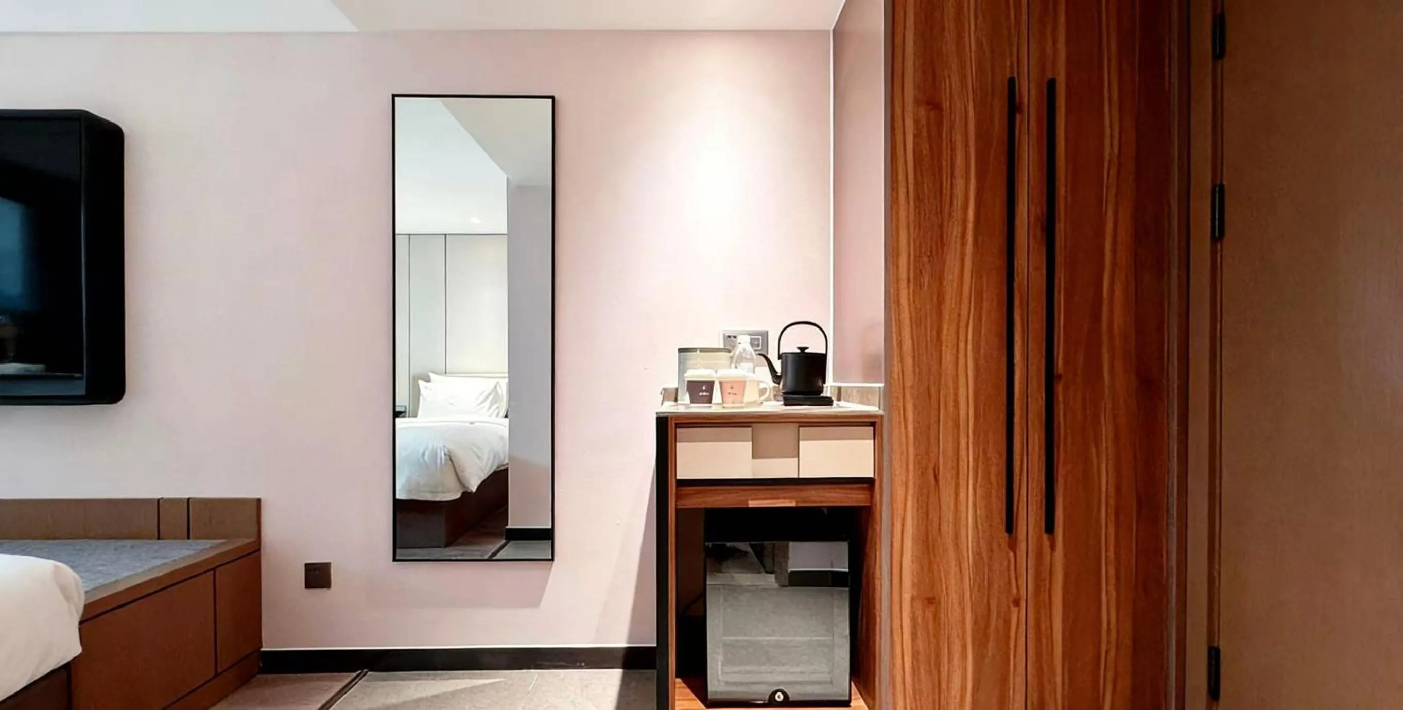 Bed in Atour X Hotel Hangzhou West Lake Hubin Yan'an Road