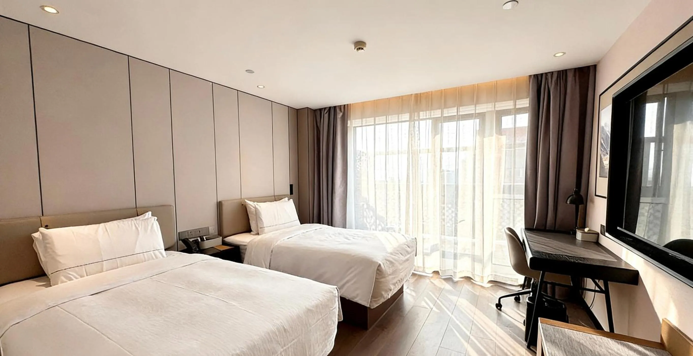 Bed in Atour X Hotel Hangzhou West Lake Hubin Yan'an Road
