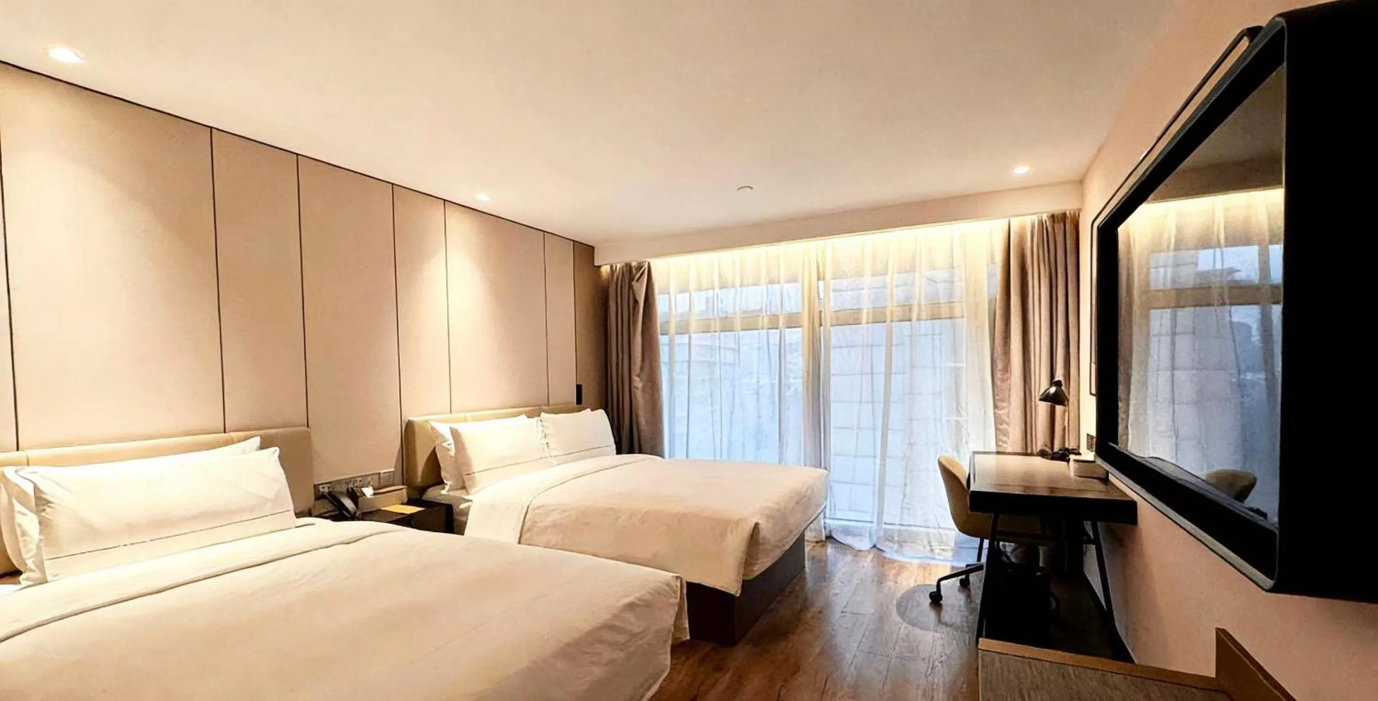 Bed in Atour X Hotel Hangzhou West Lake Hubin Yan'an Road