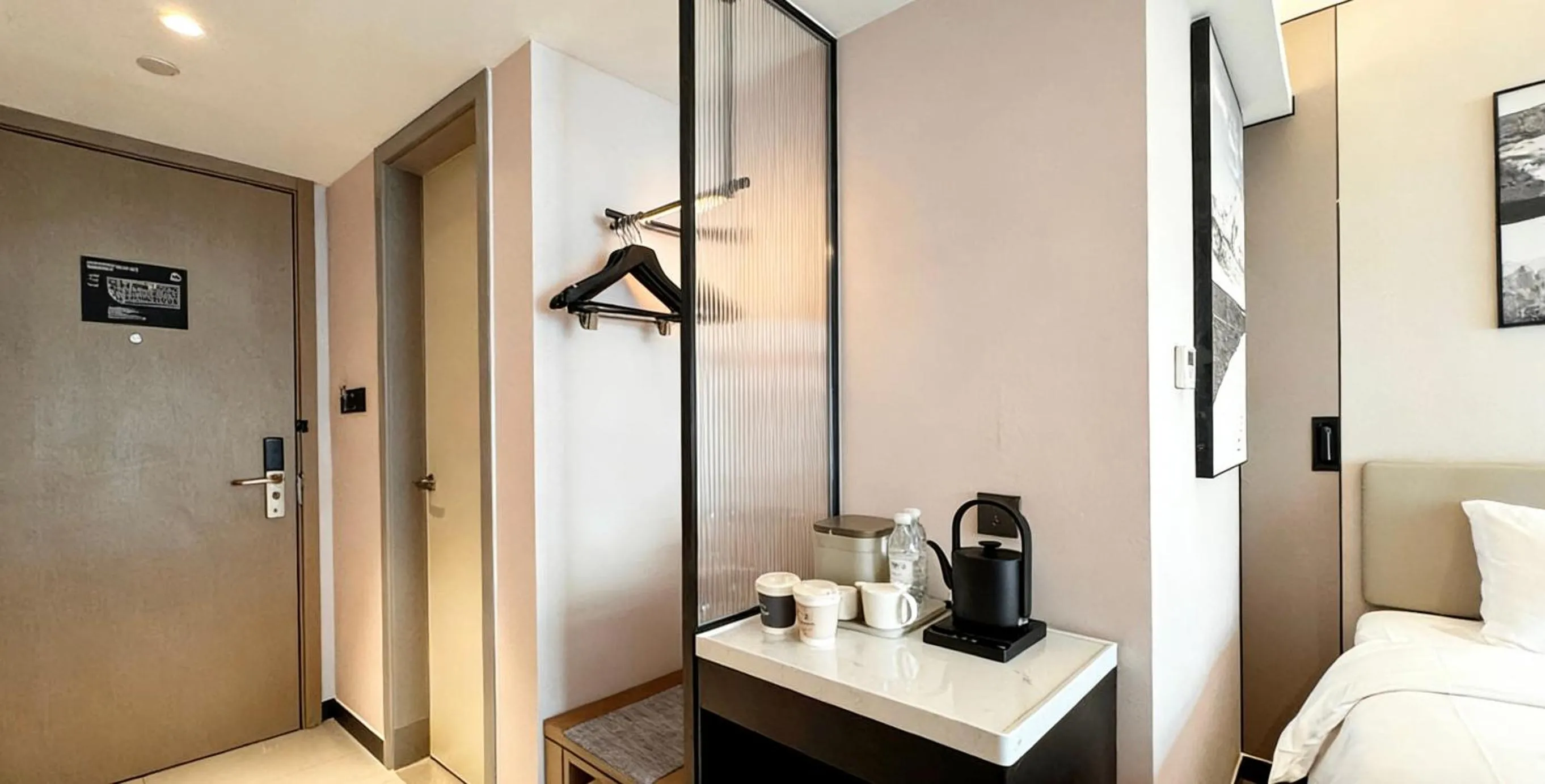Bed in Atour X Hotel Hangzhou West Lake Hubin Yan'an Road