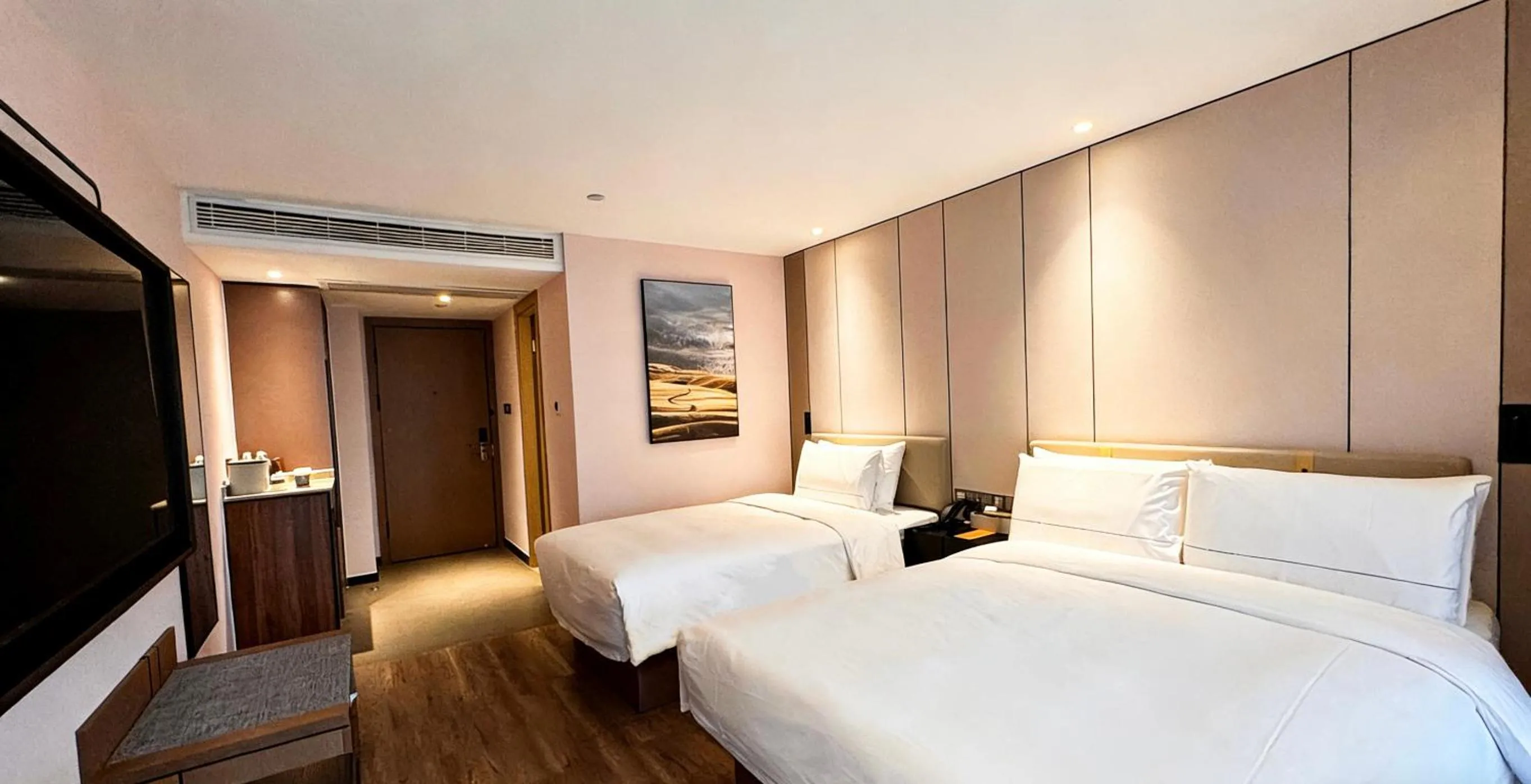 Bed in Atour X Hotel Hangzhou West Lake Hubin Yan'an Road