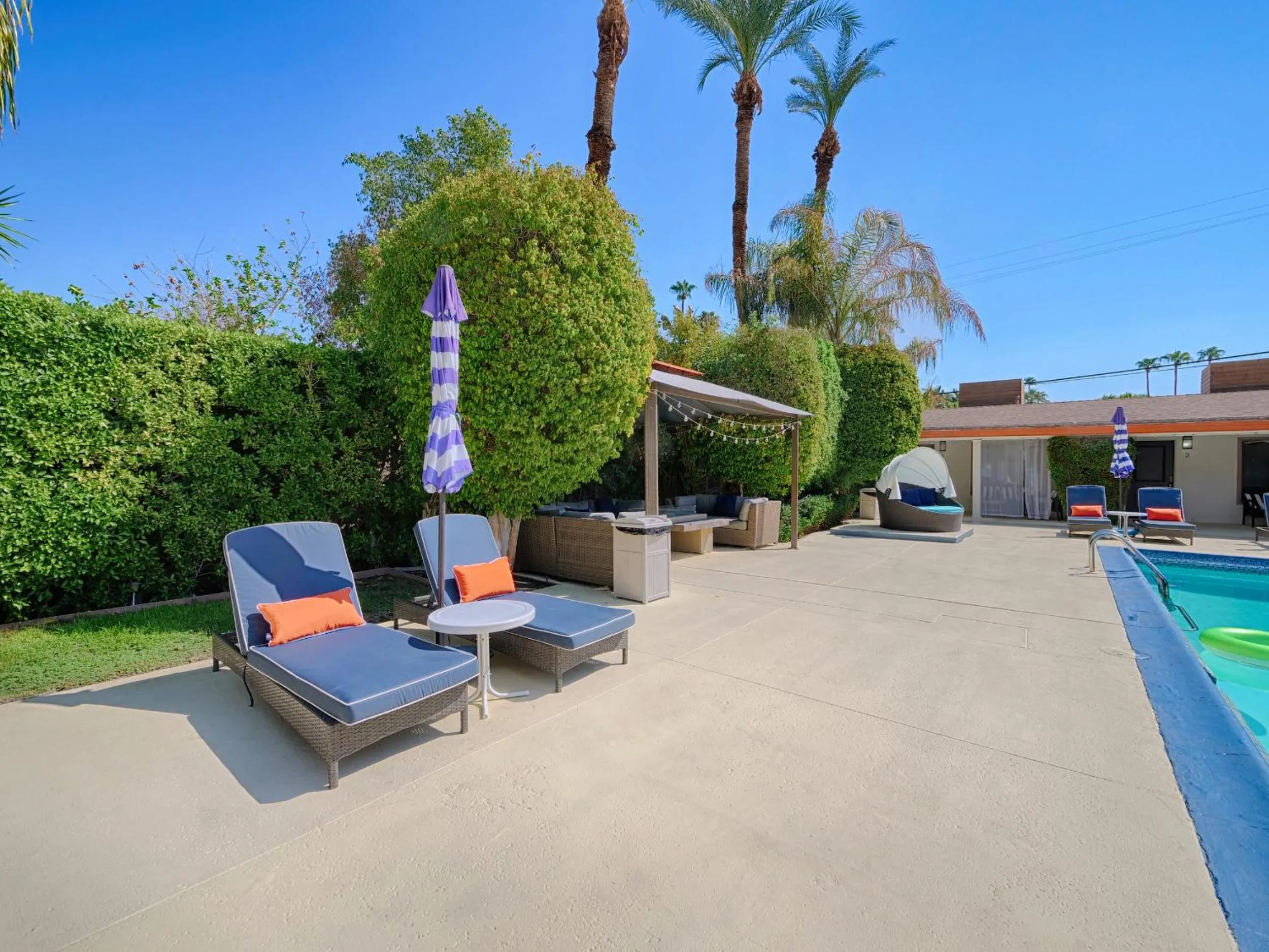 Little Paradise Hotel