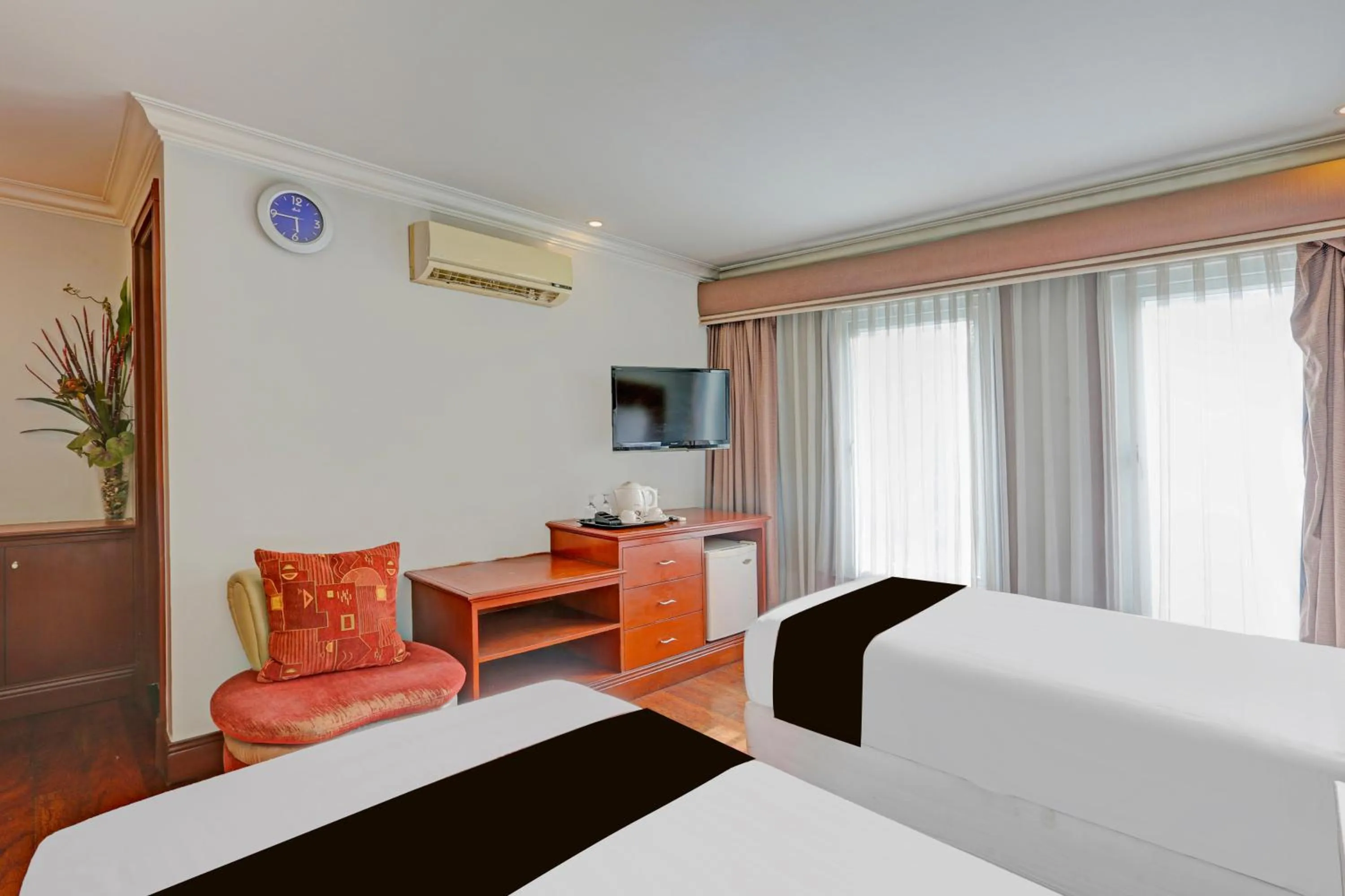 Bedroom, Bed in Collection O VIP Suites, Near PNR Pasay Evangelista, Makati Manila