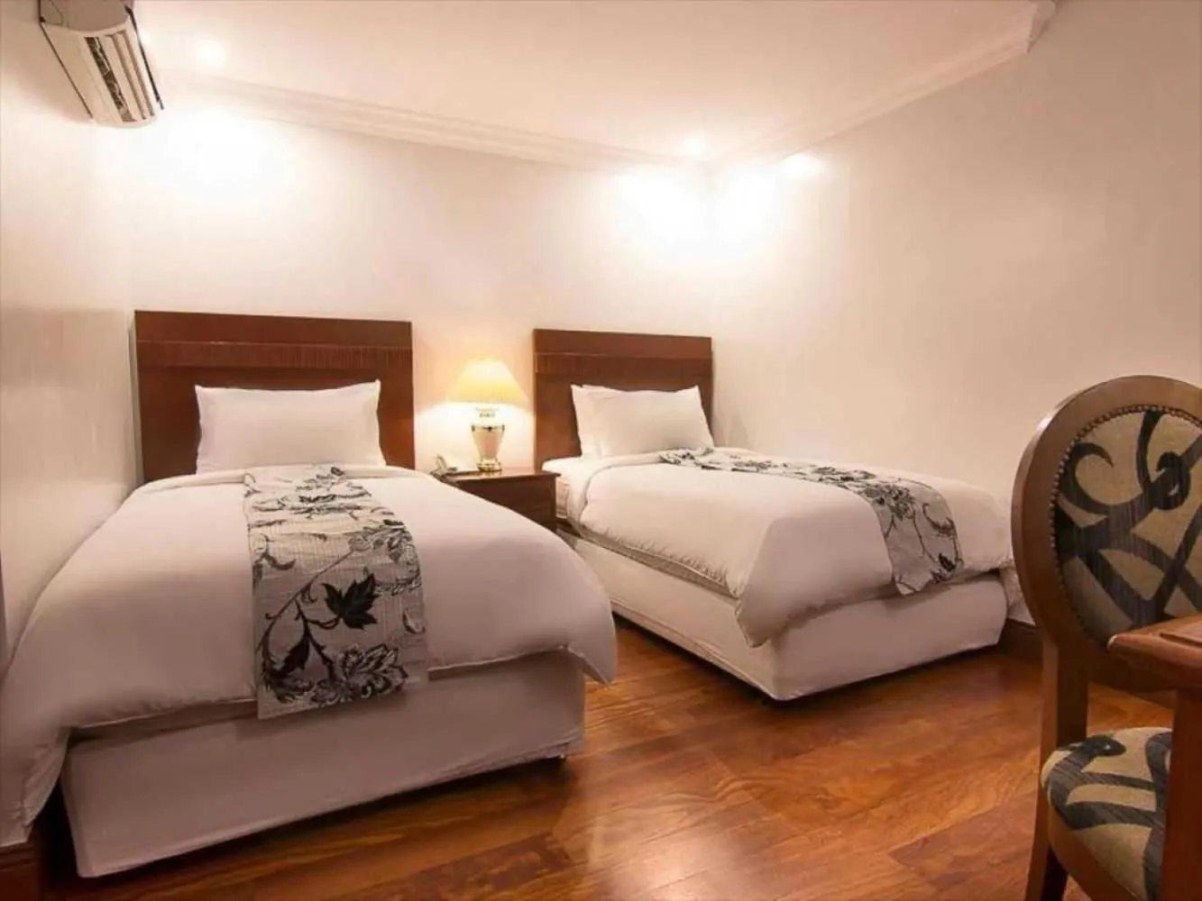 Bedroom, Bed in Collection O VIP Suites, Near PNR Pasay Evangelista, Makati Manila