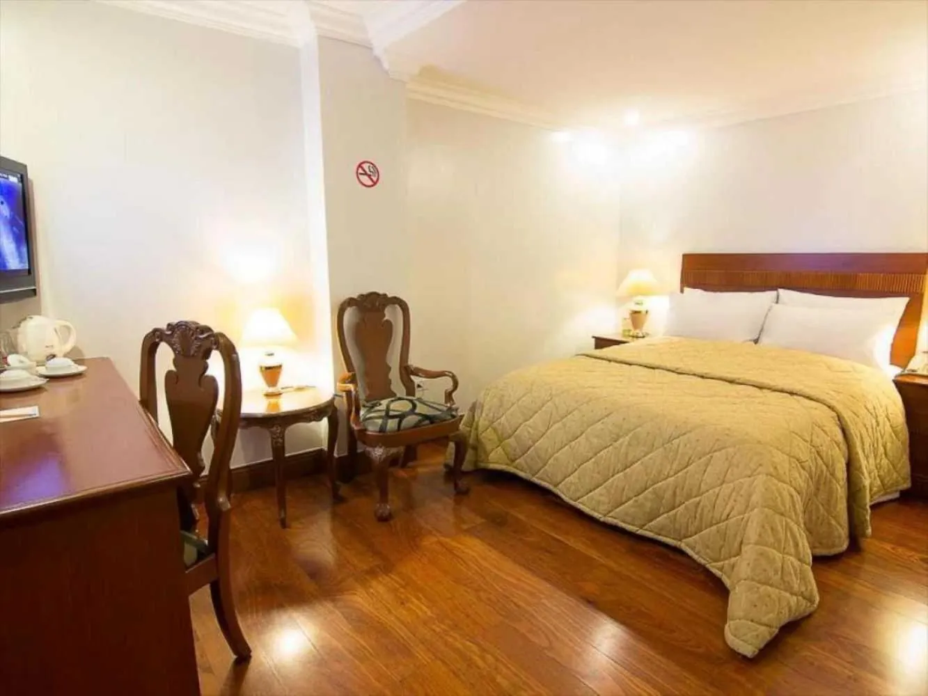 Bedroom, Bed in Collection O VIP Suites, Near PNR Pasay Evangelista, Makati Manila