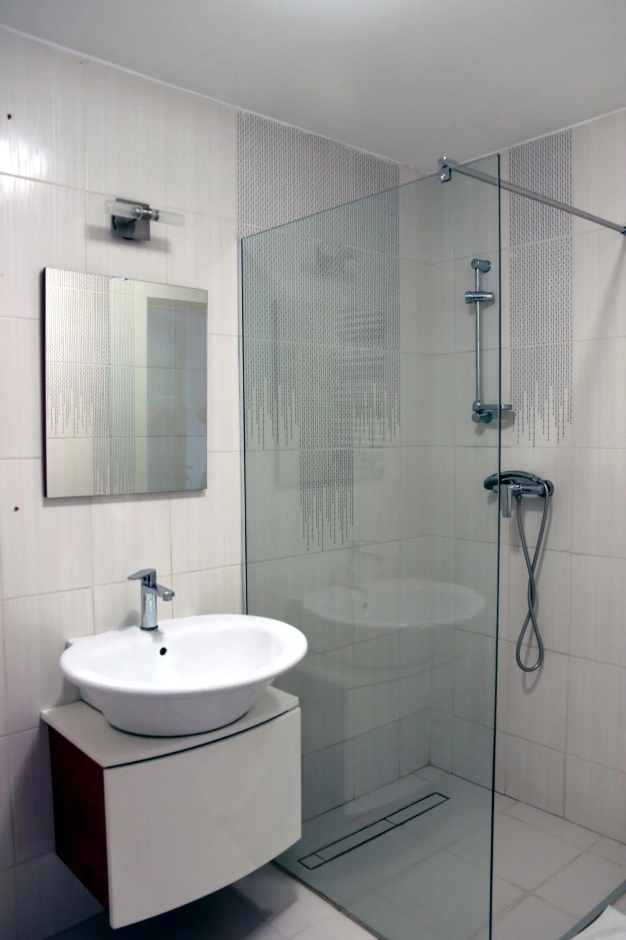 Shower in TeoDorka Med & SPA