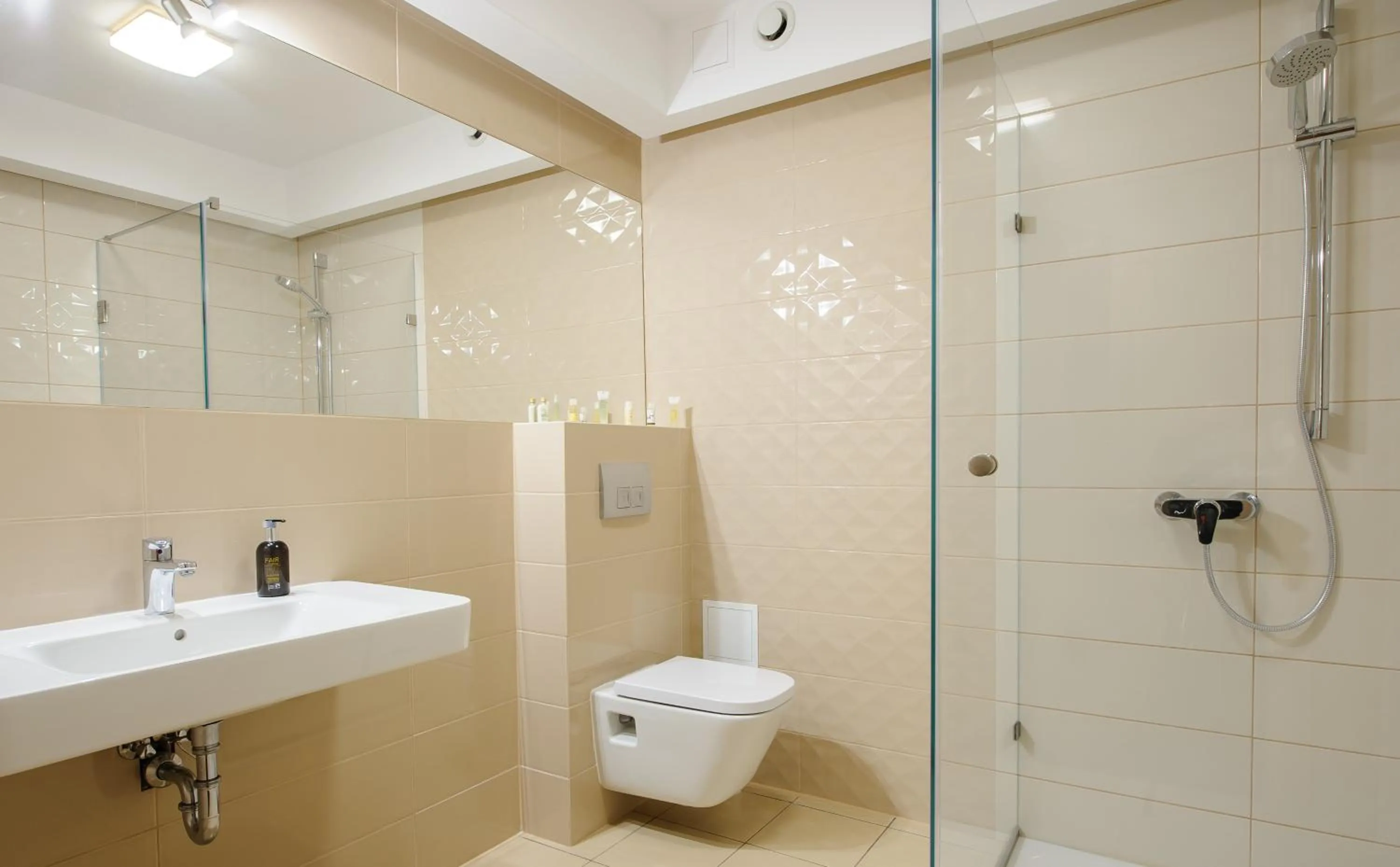 Shower in TeoDorka Med & SPA