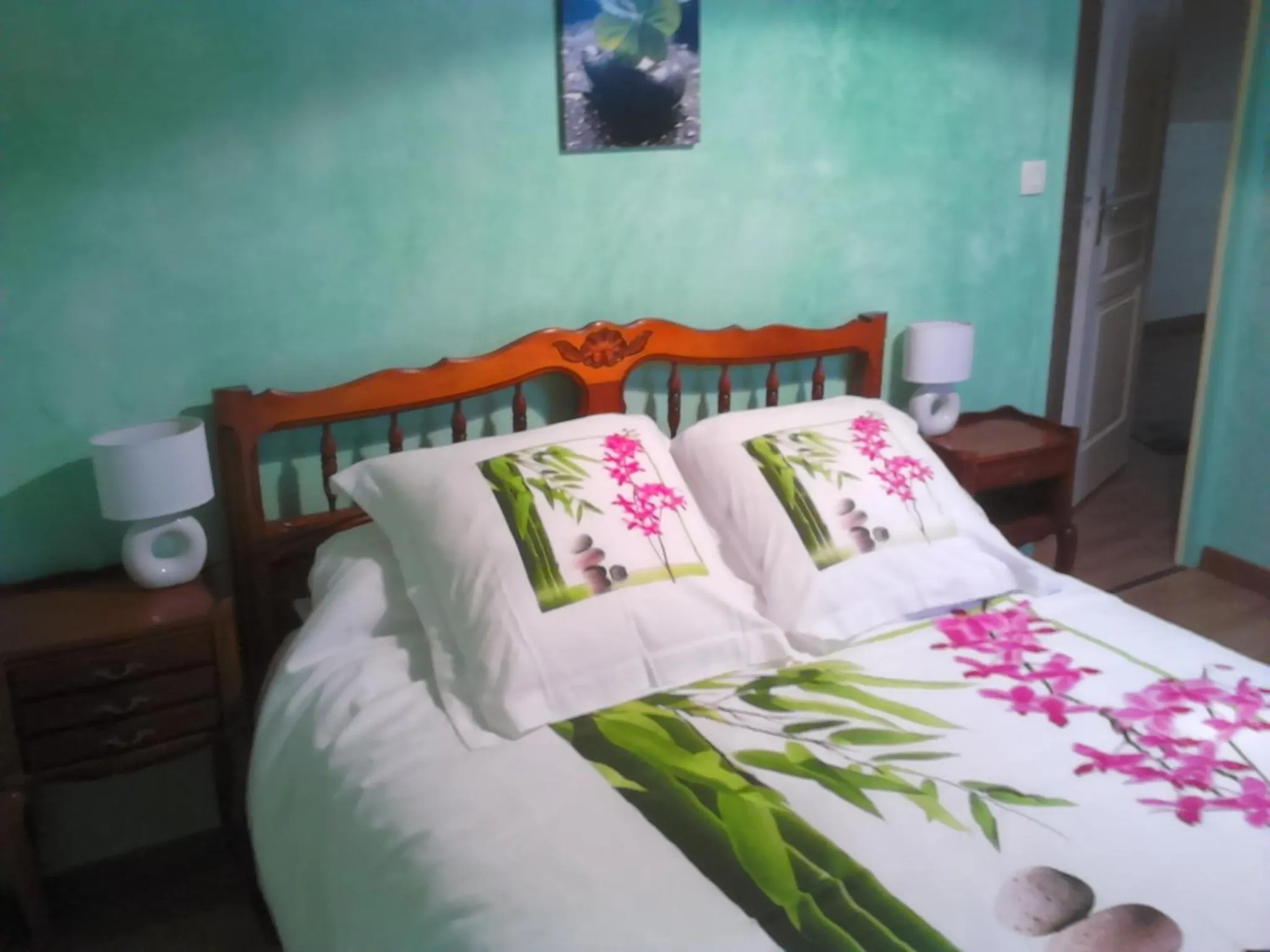 Bed in La P'tit' Fugue