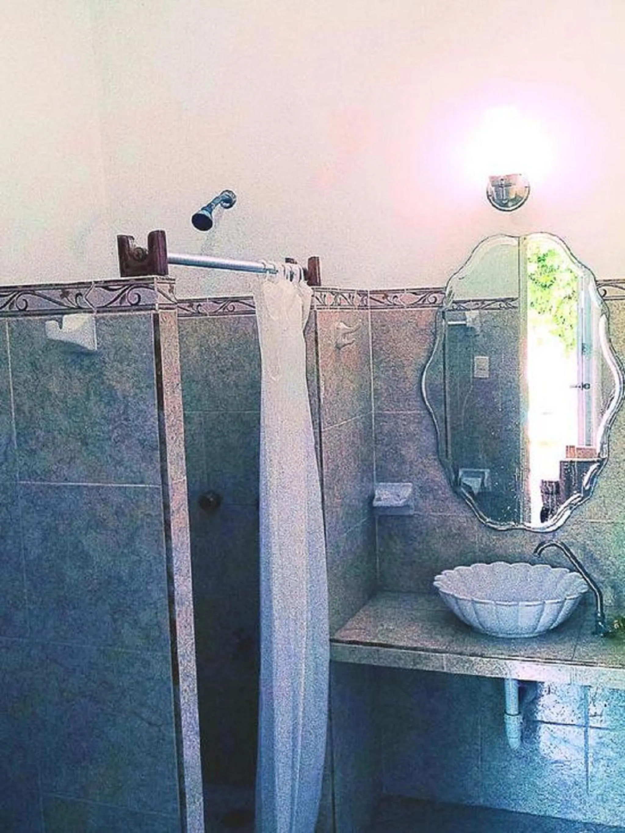 Shower in La Casa del Turix