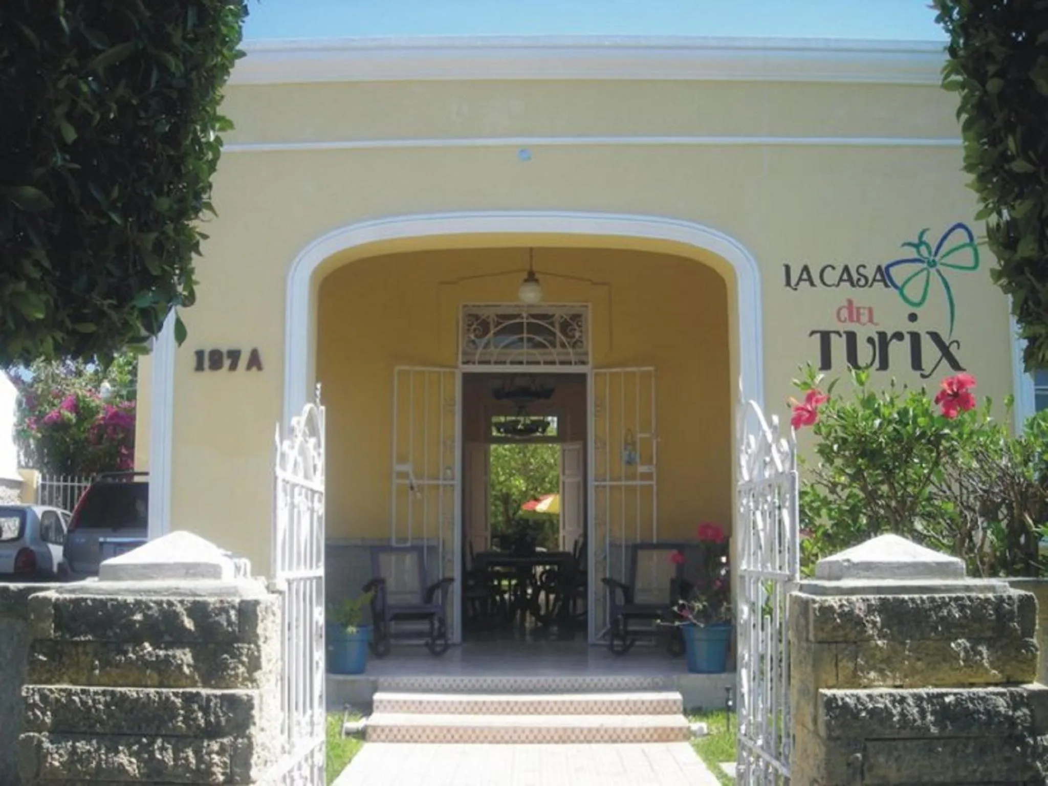 Facade/entrance in La Casa del Turix