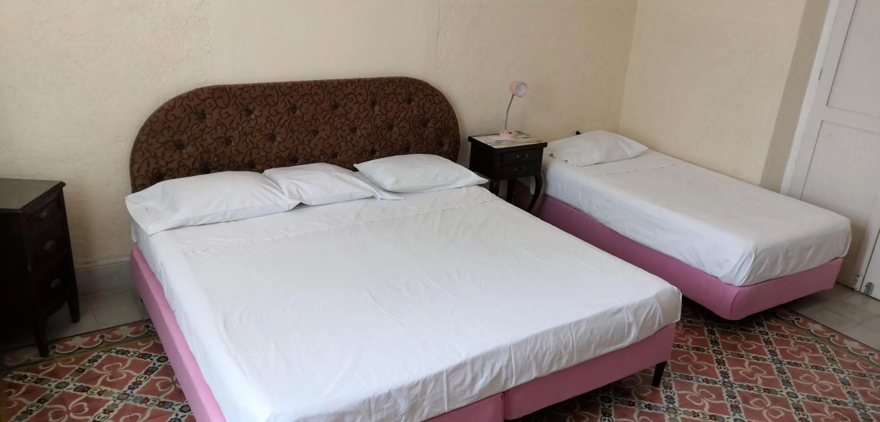 Photo of the whole room, Bed in La Casa del Turix