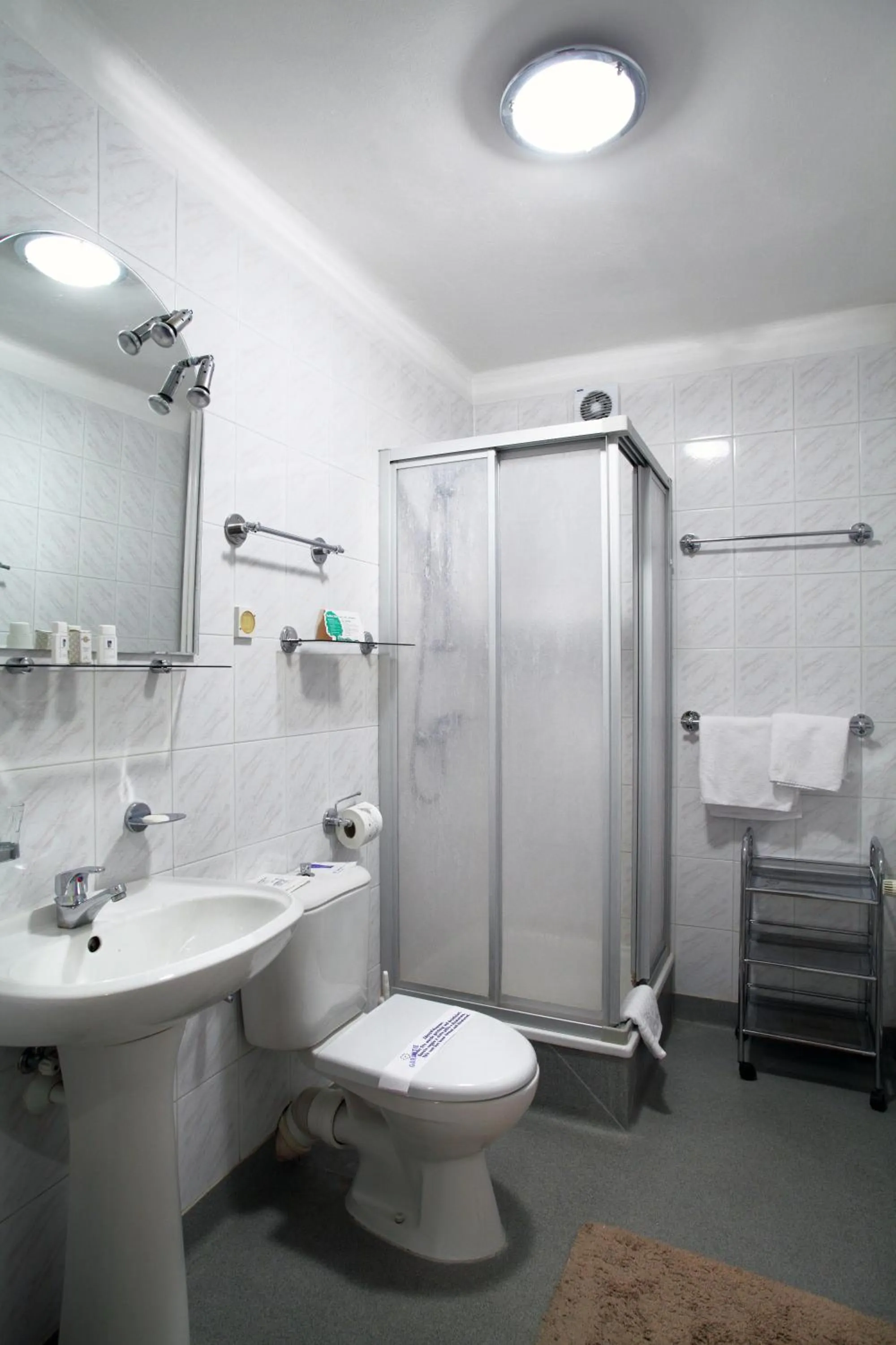 Shower in Inter Hotel