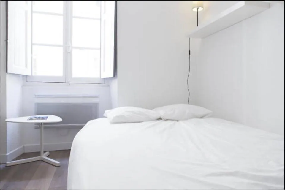 Bedroom in Quai bourgeois