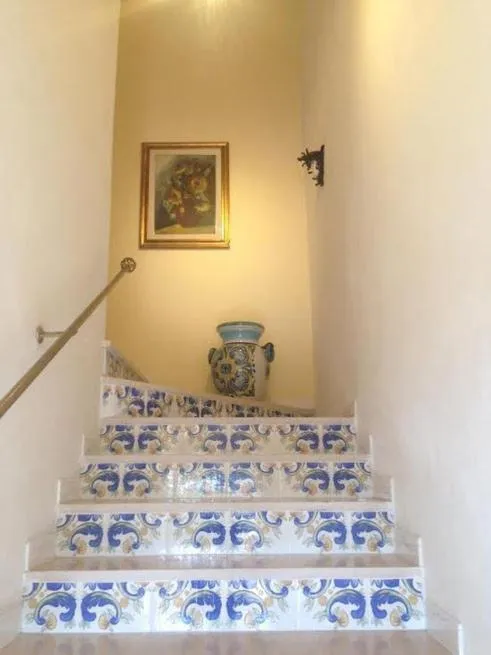 Inner courtyard view in B&B Villa Rosa Angrisano