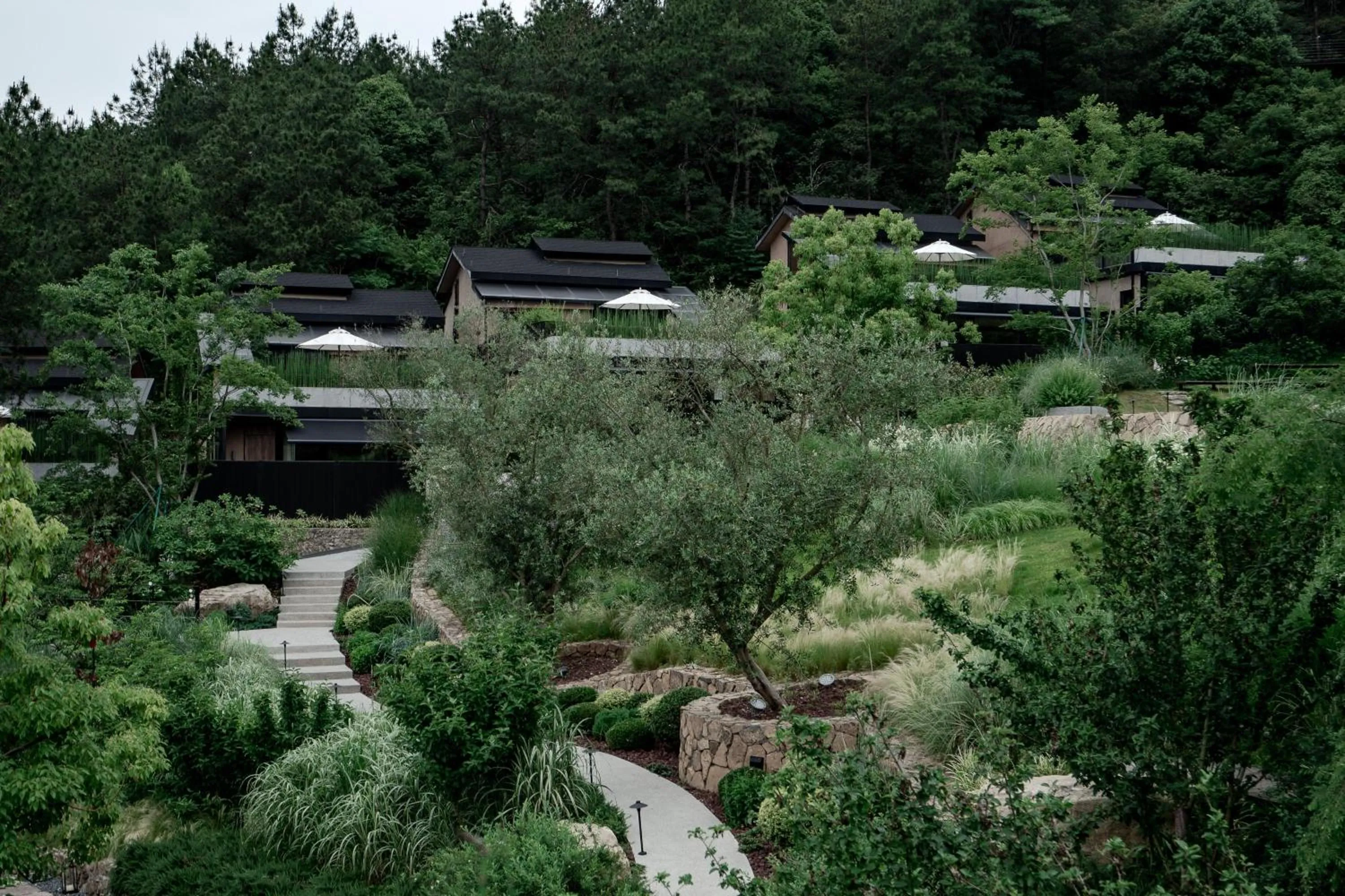 Property building in Anji ke gamer wild luxury Resort villa