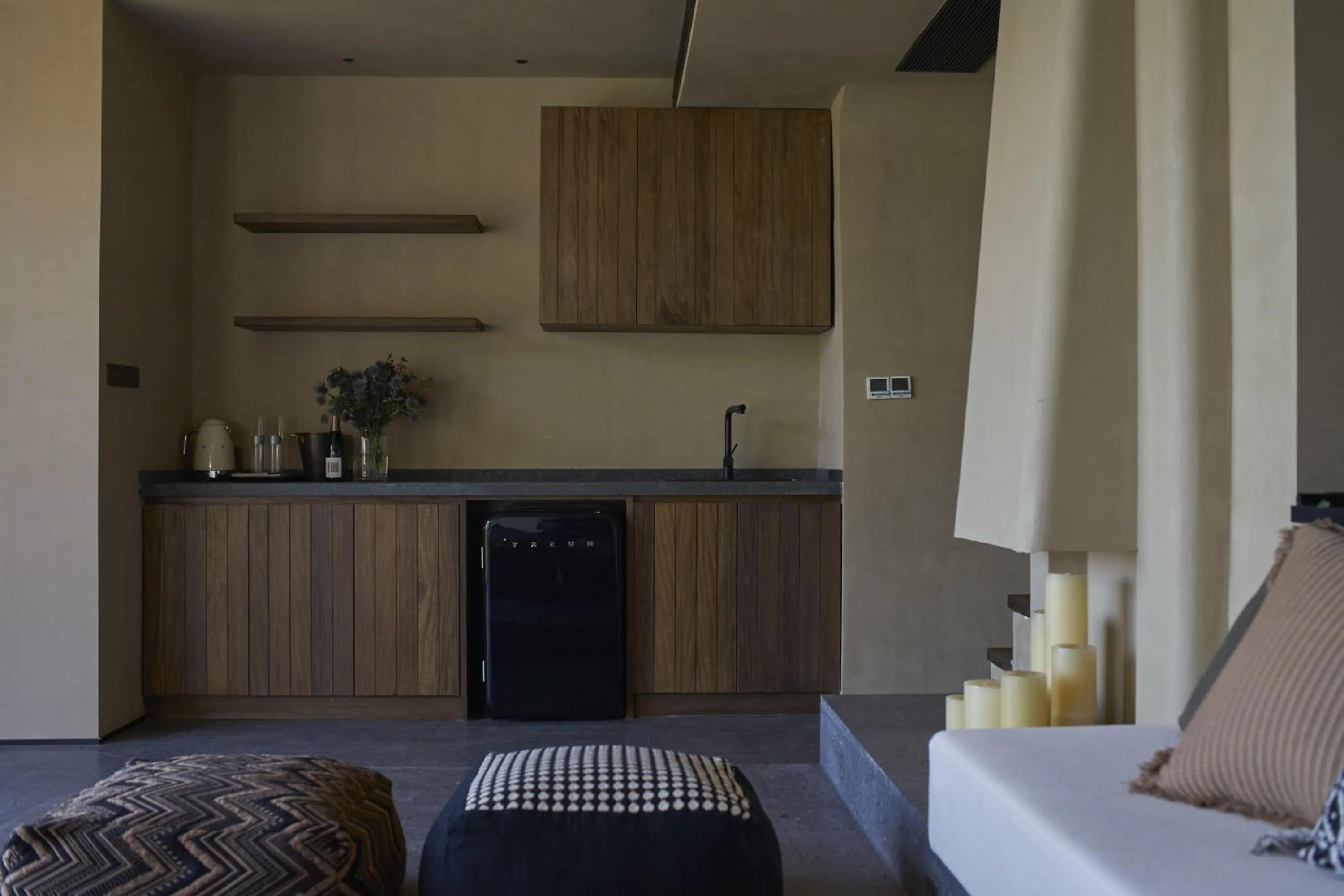 minibar, Bed in Anji ke gamer wild luxury Resort villa