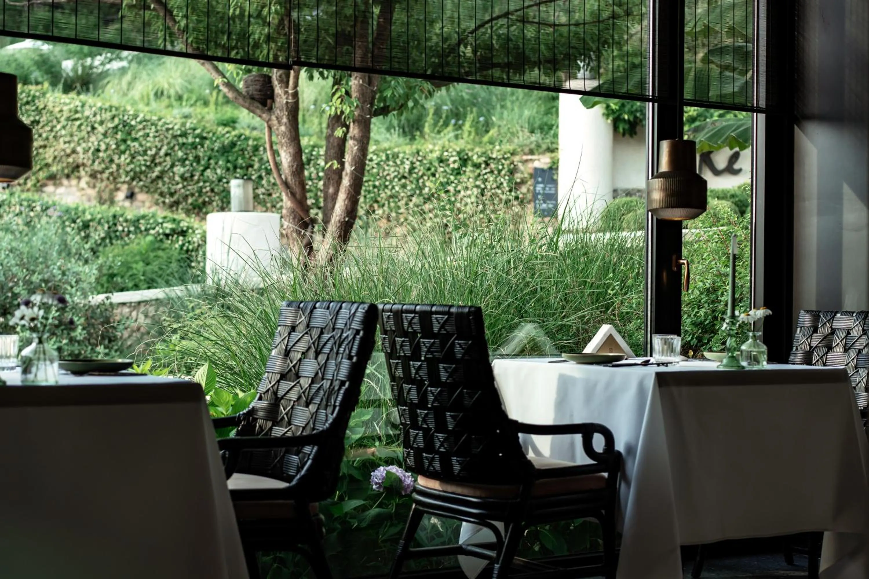 Restaurant/places to eat in Anji ke gamer wild luxury Resort villa