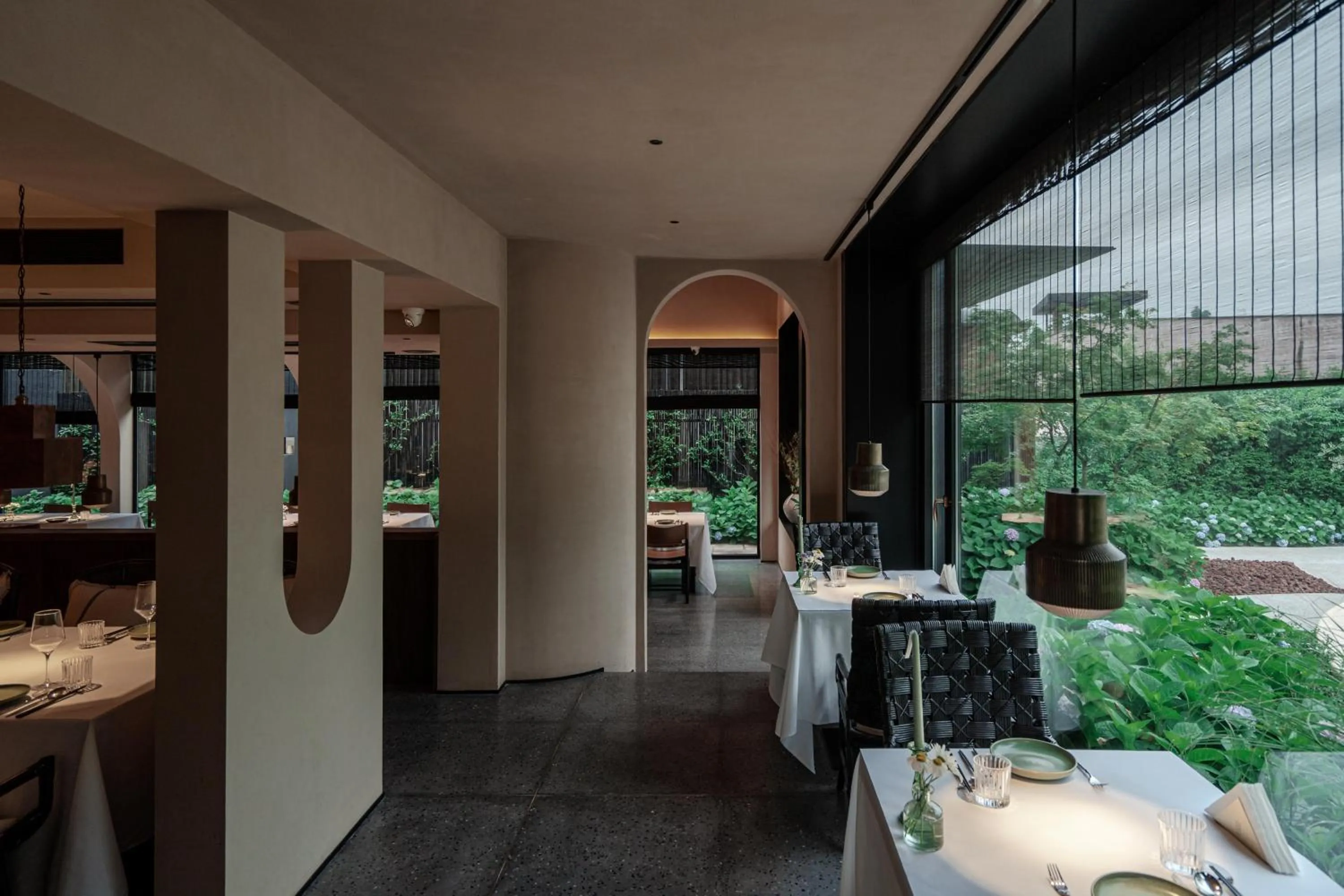 Restaurant/places to eat in Anji ke gamer wild luxury Resort villa