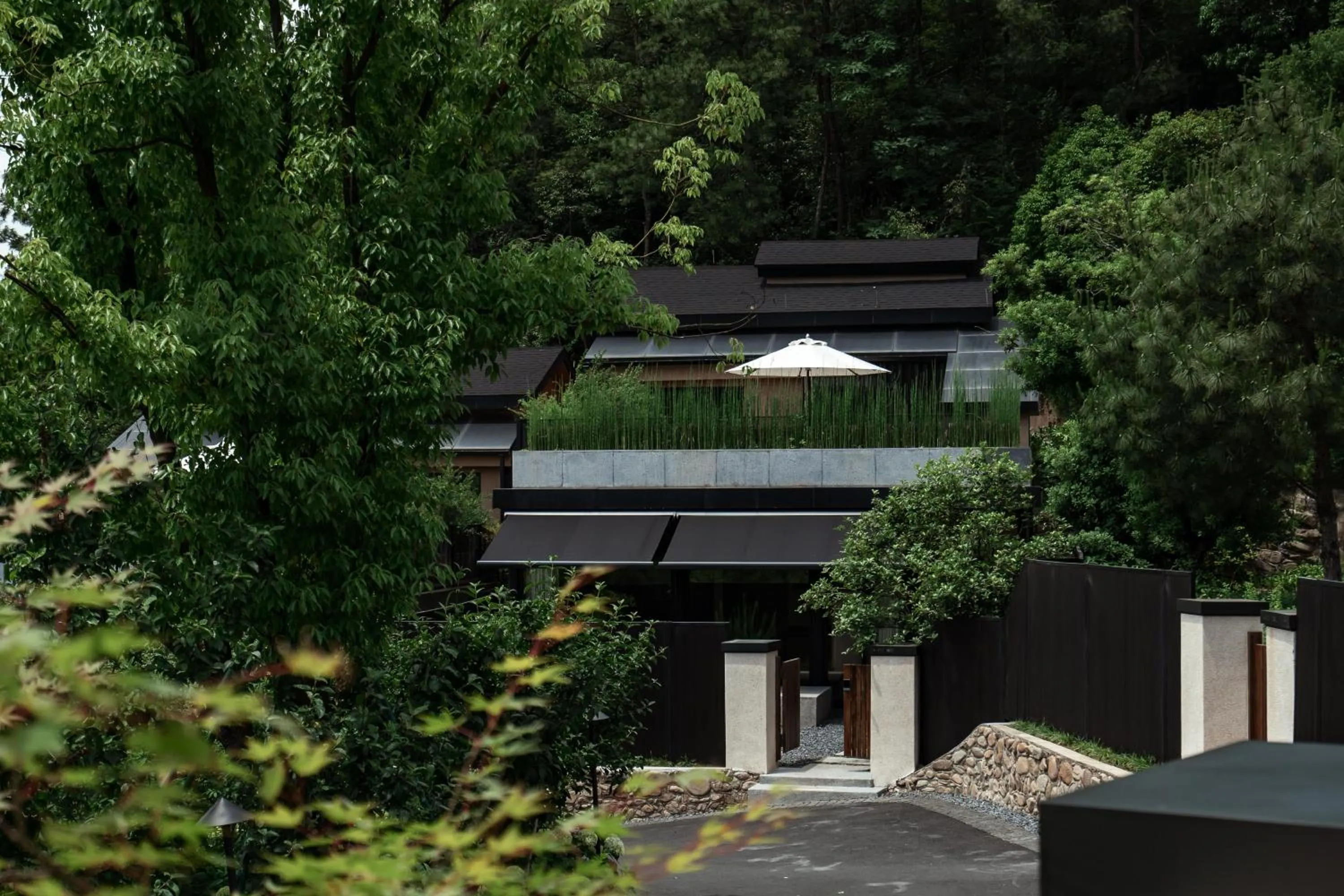 Property building in Anji ke gamer wild luxury Resort villa