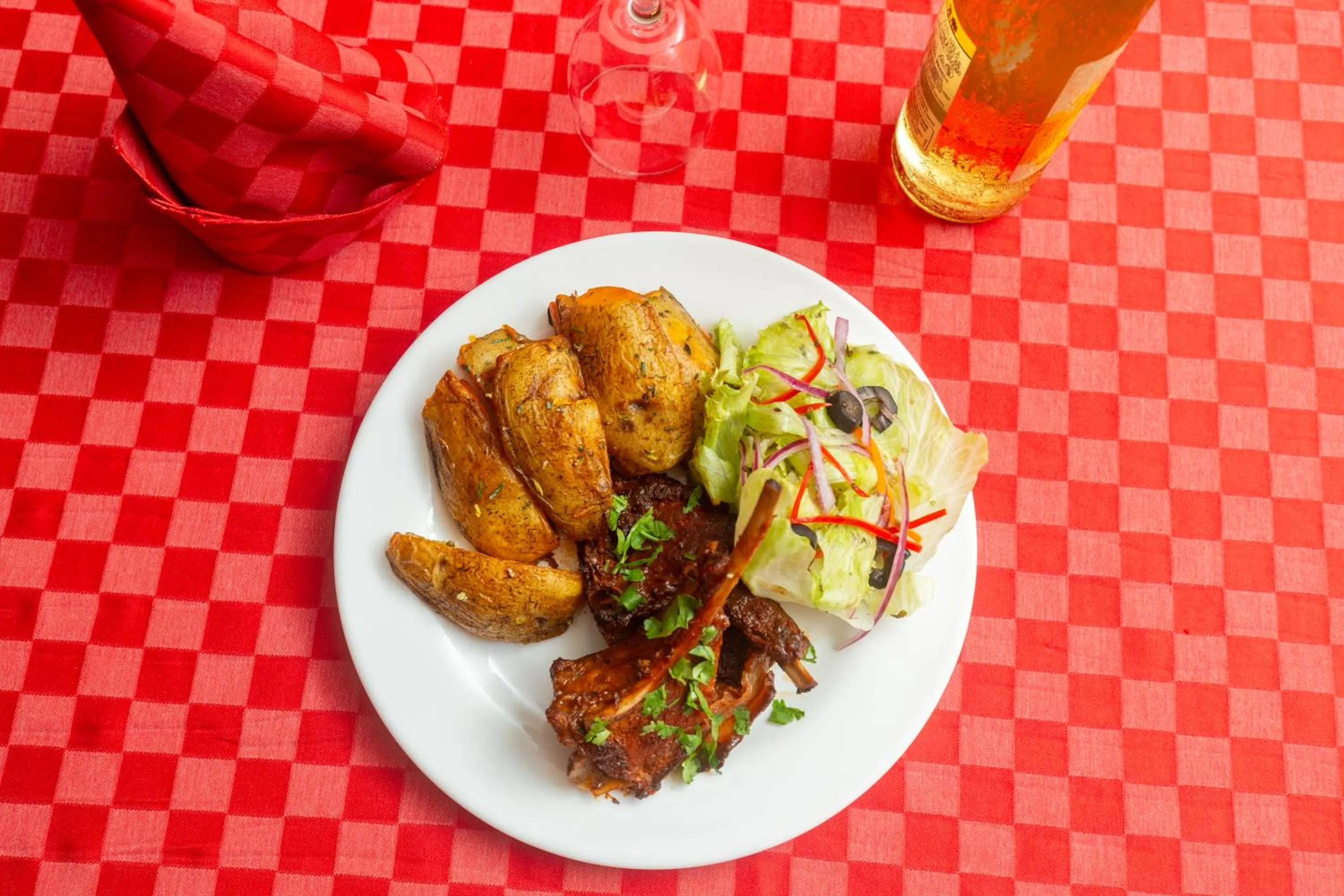 Food and drinks in Holiday Express Hotel Kampala