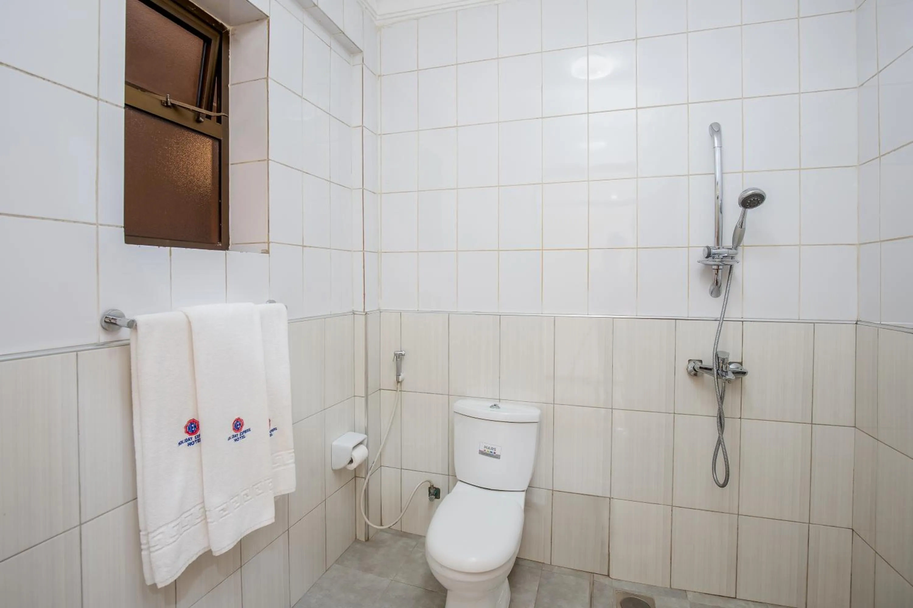 Shower in Holiday Express Hotel Kampala