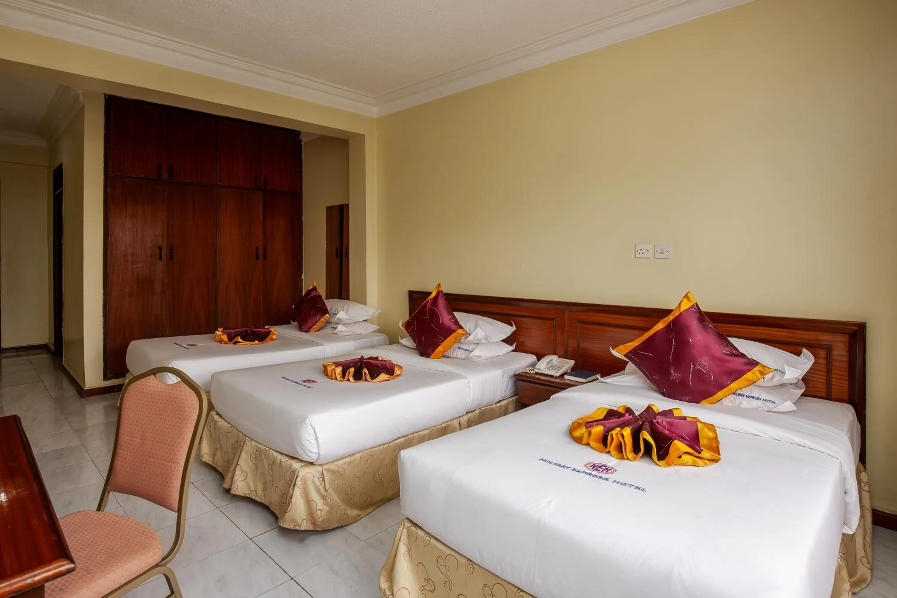 Bed in Holiday Express Hotel Kampala