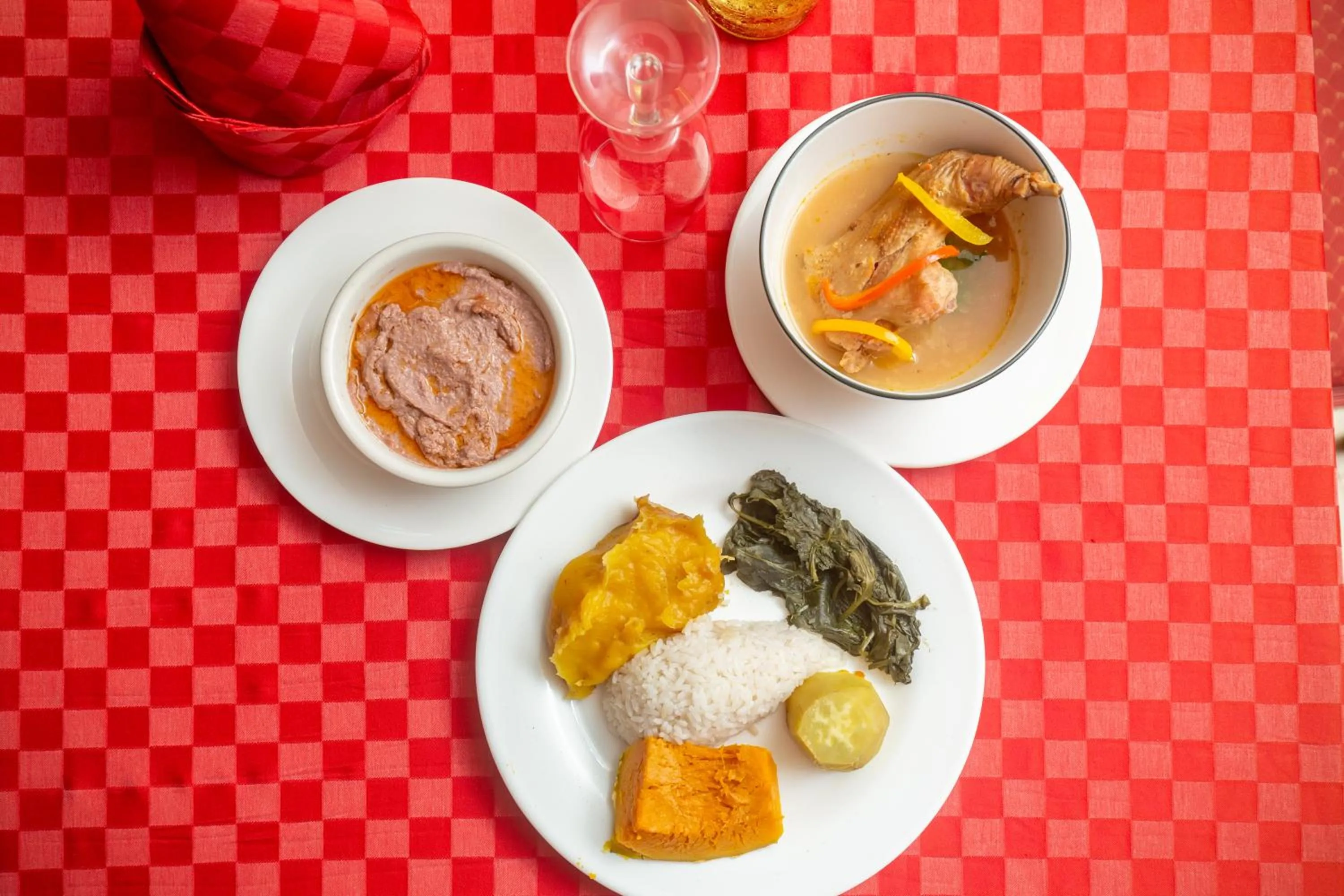 Food and drinks in Holiday Express Hotel Kampala