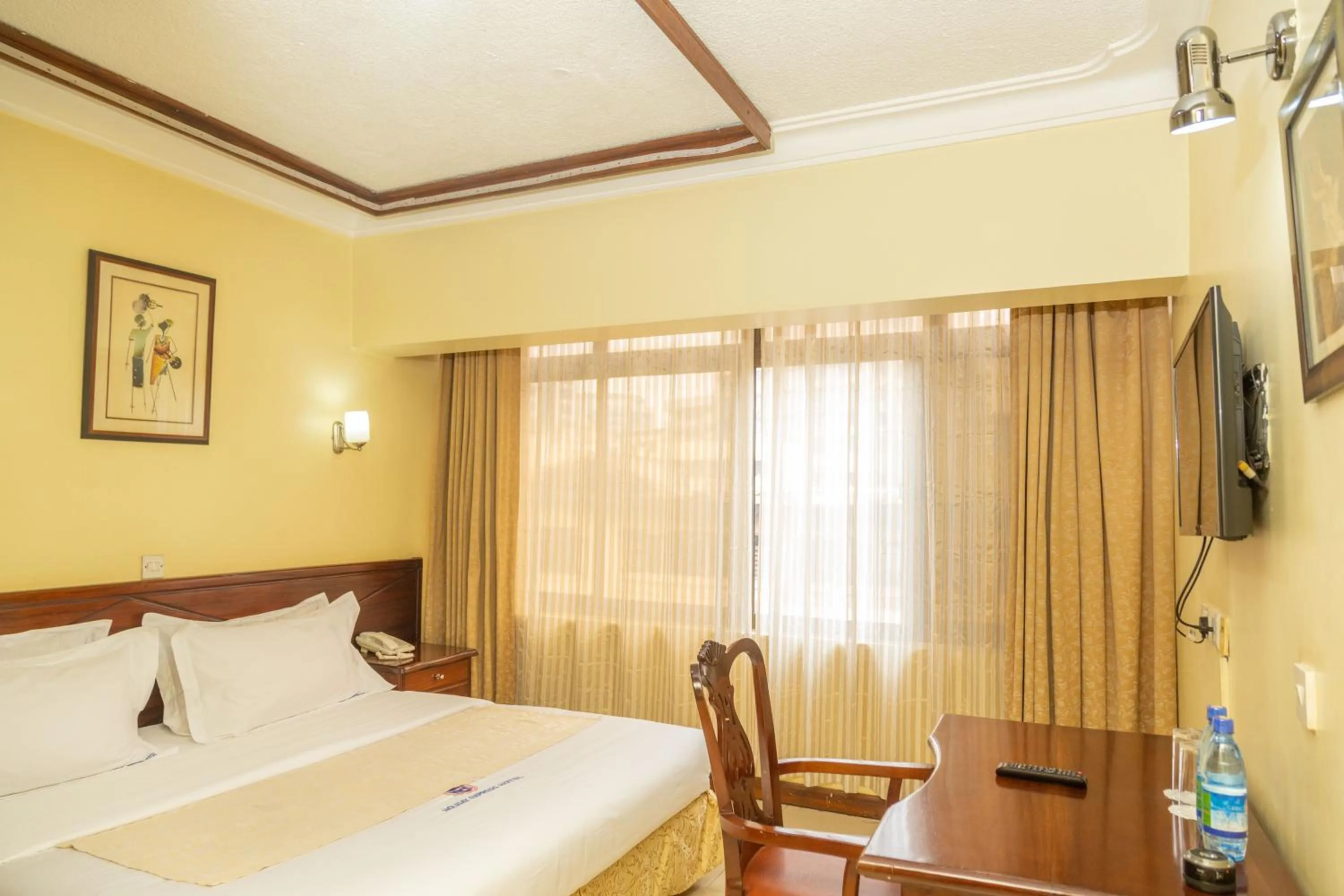 Bed in Holiday Express Hotel Kampala