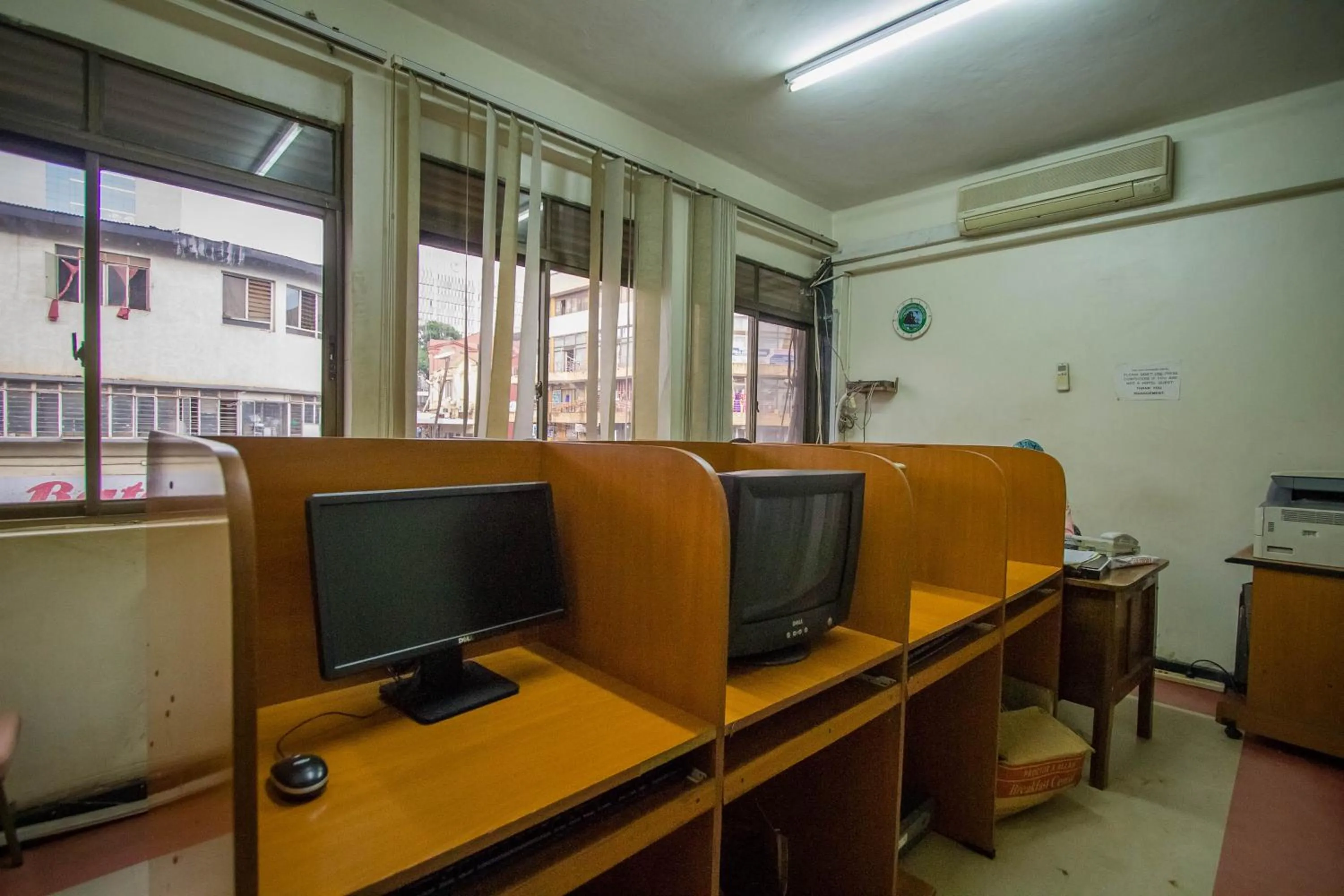Business facilities in Holiday Express Hotel Kampala