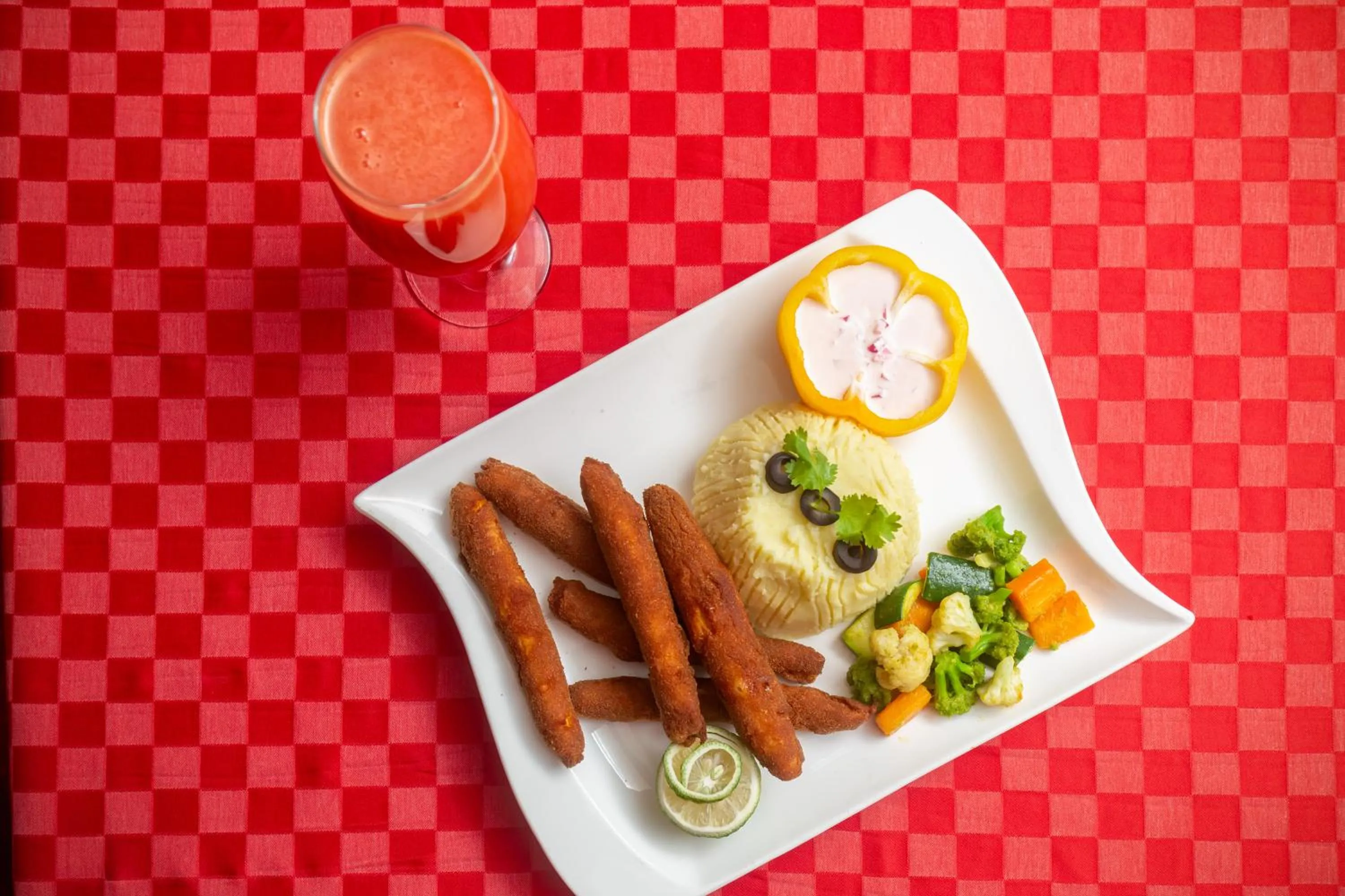 Food and drinks in Holiday Express Hotel Kampala