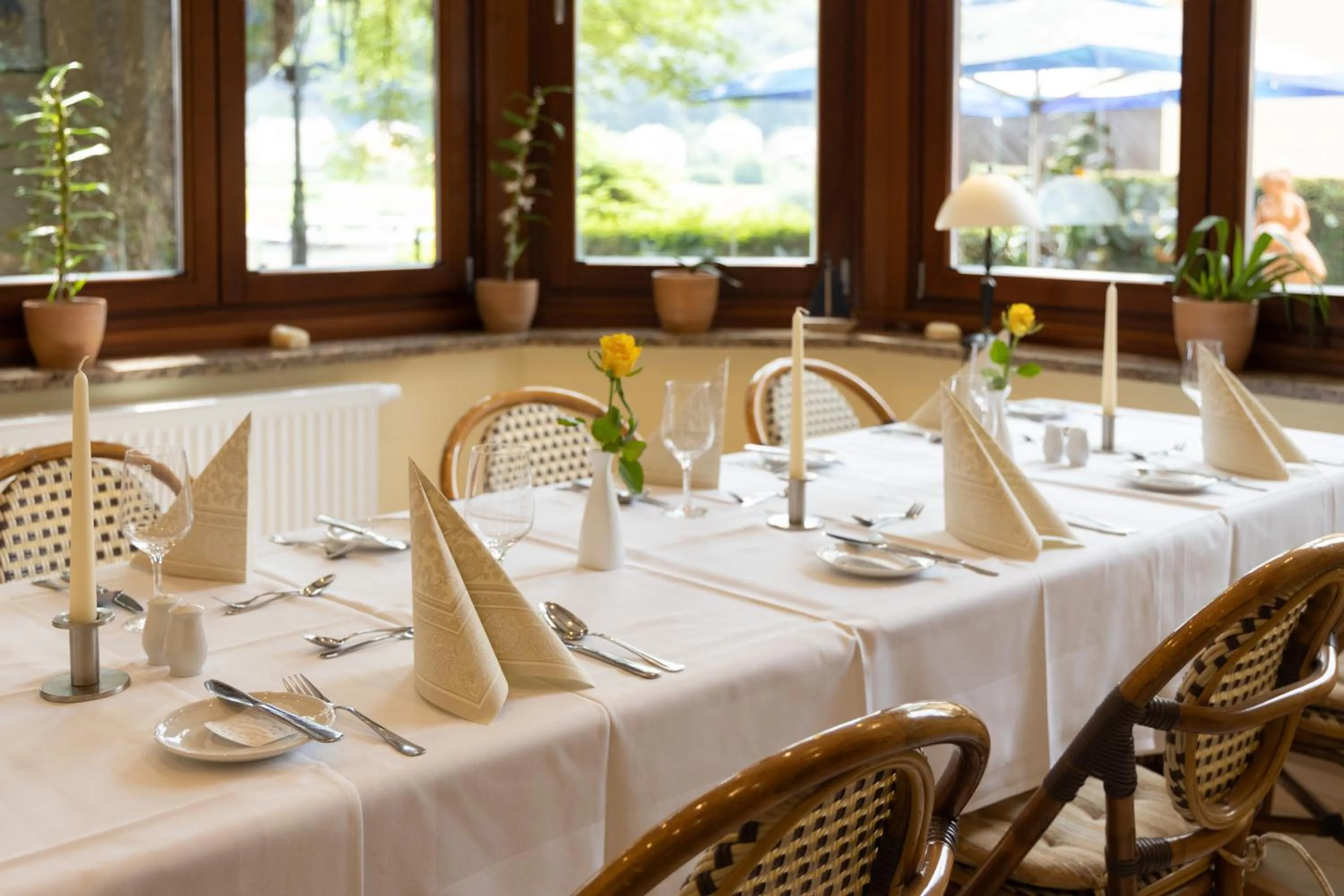 Restaurant/places to eat in Hotel Elbpromenade